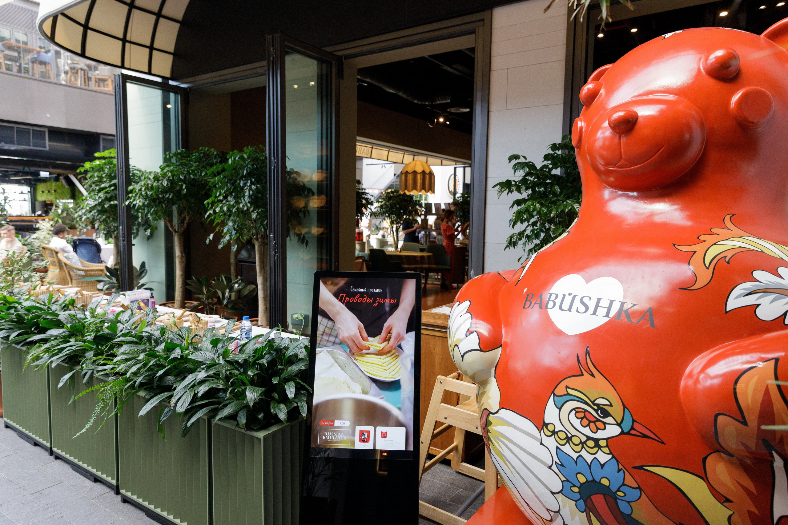 Maslenitsa at Babushka Restaurant, Dubai 2024. Photographer Anna Curly | Weddings and Events in Dubai