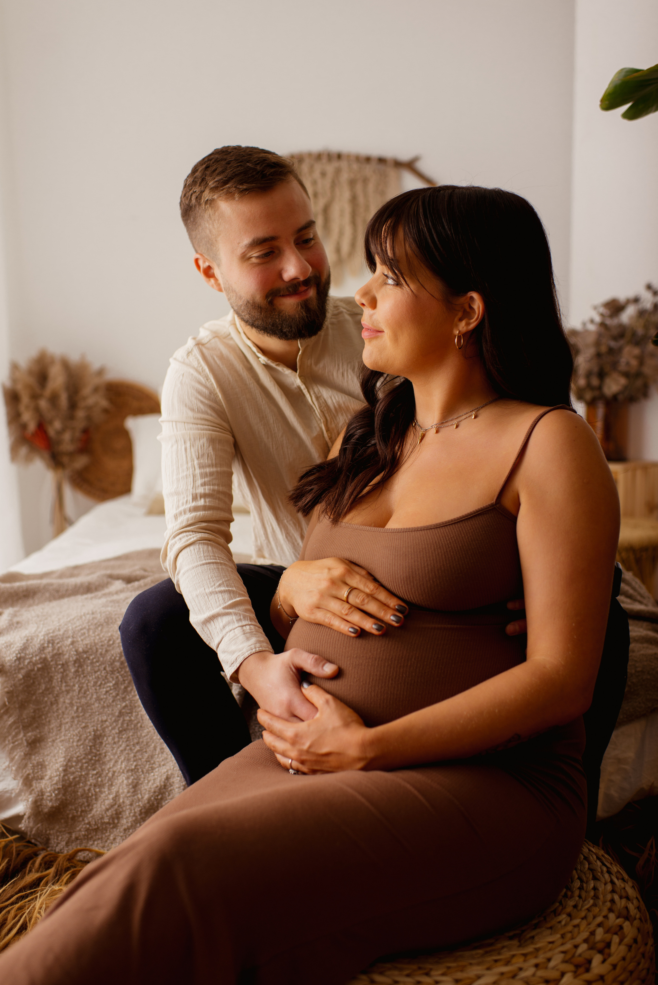 Asthildur pregnancy. Michalina Dzianach Wedding Photographer Iceland