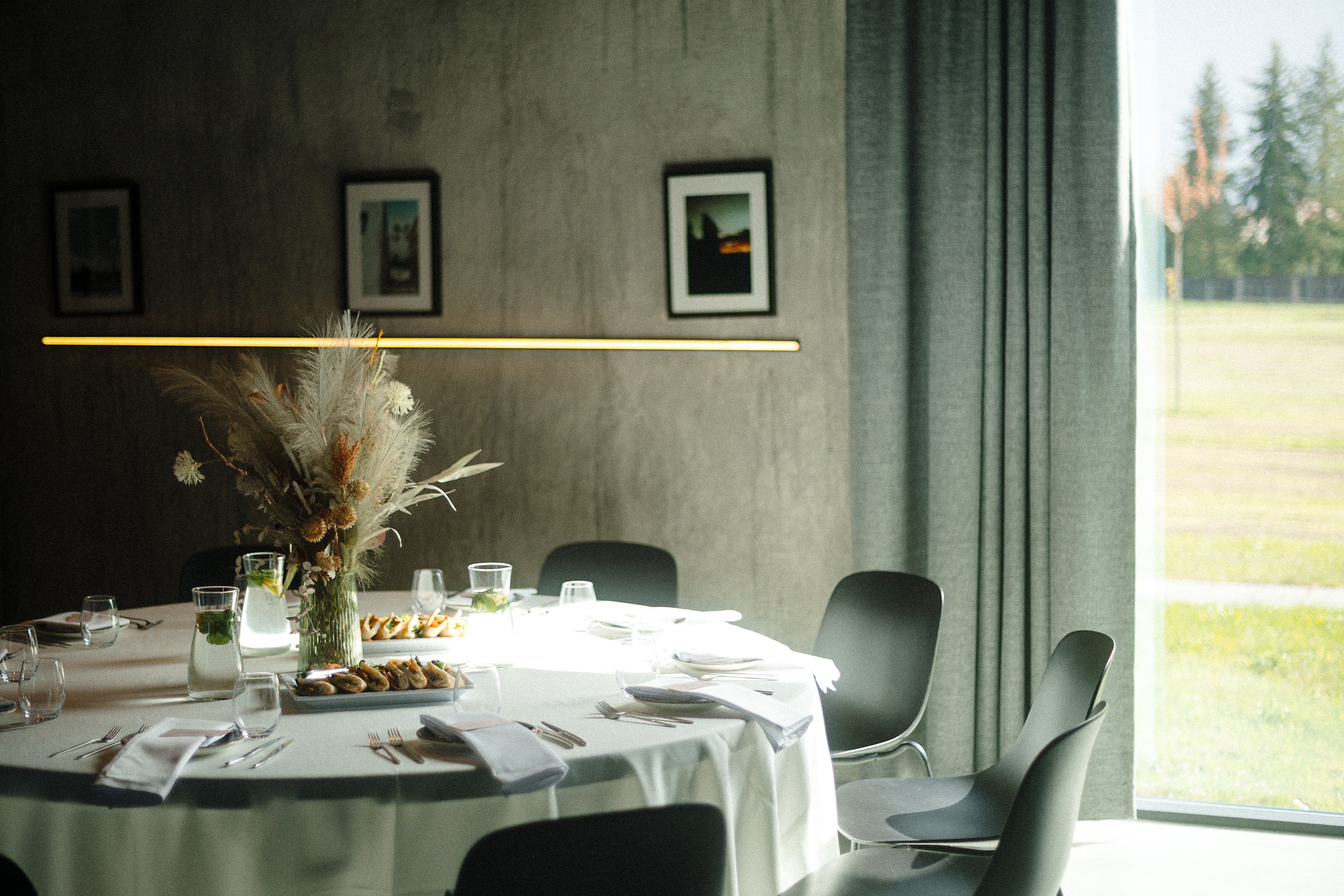 Elegant Birthday Photography | Jana’s Celebration with Friends in Evening Dresses at a Stunning Venue. Evgeny Timofeyev | Wedding & Content photographer and videographer