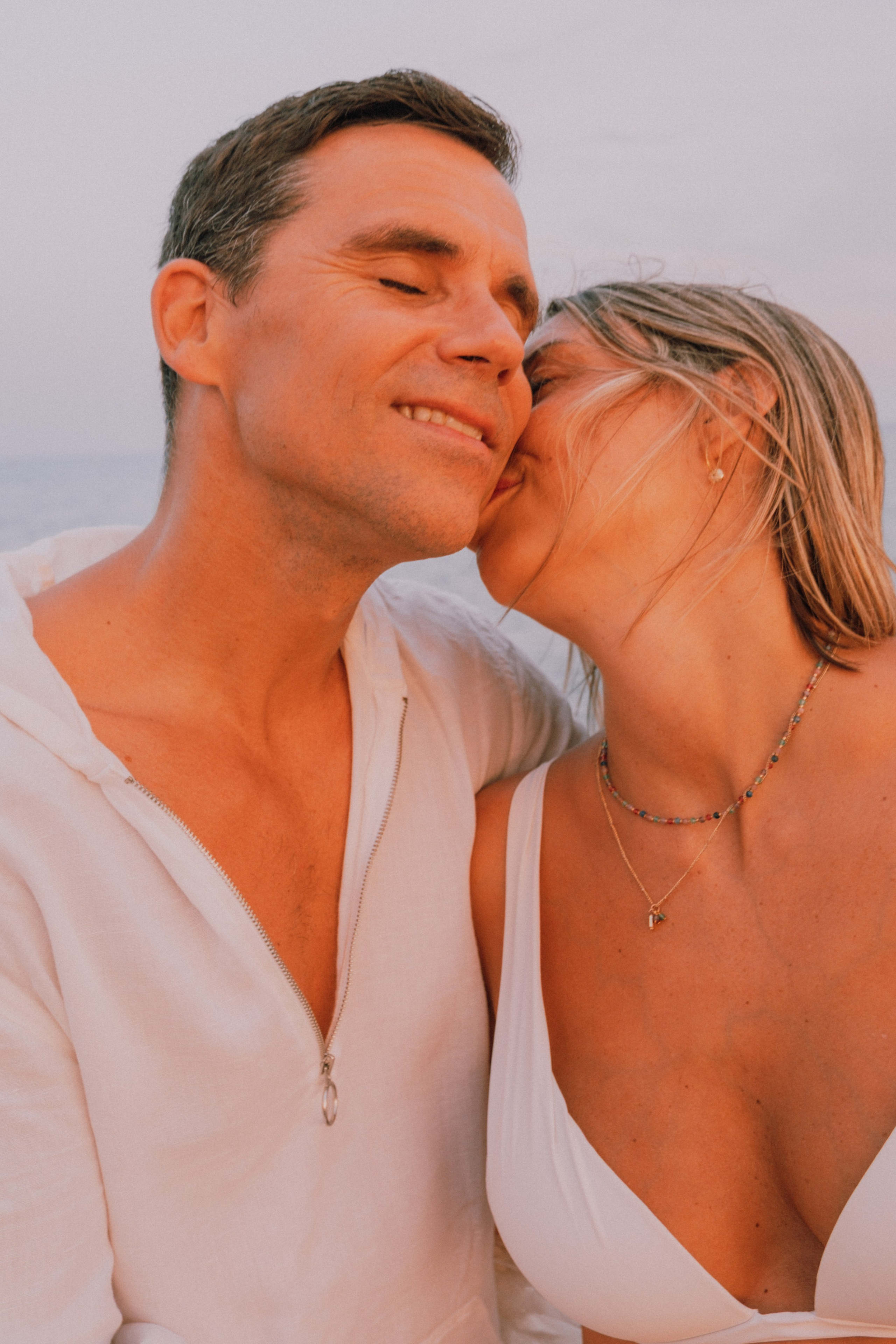 Sesión embarazo en la playa. Fotografía profesional en Calafell - Elena Medvedeva