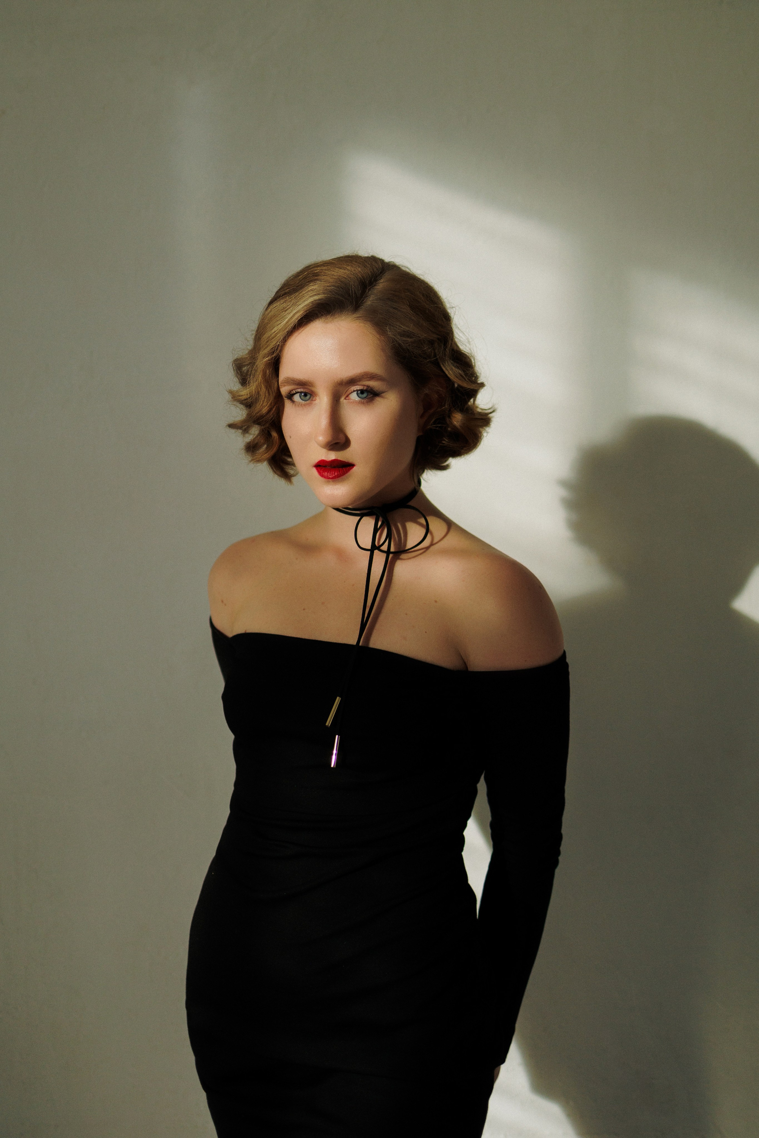 Soulful Studio Portrait. Woman in a Black Dress with Red Roses. Kristina Kozheltsova- Soulful Portrait&Lifestyle&Love Story Photographer in Leipzig, Germany