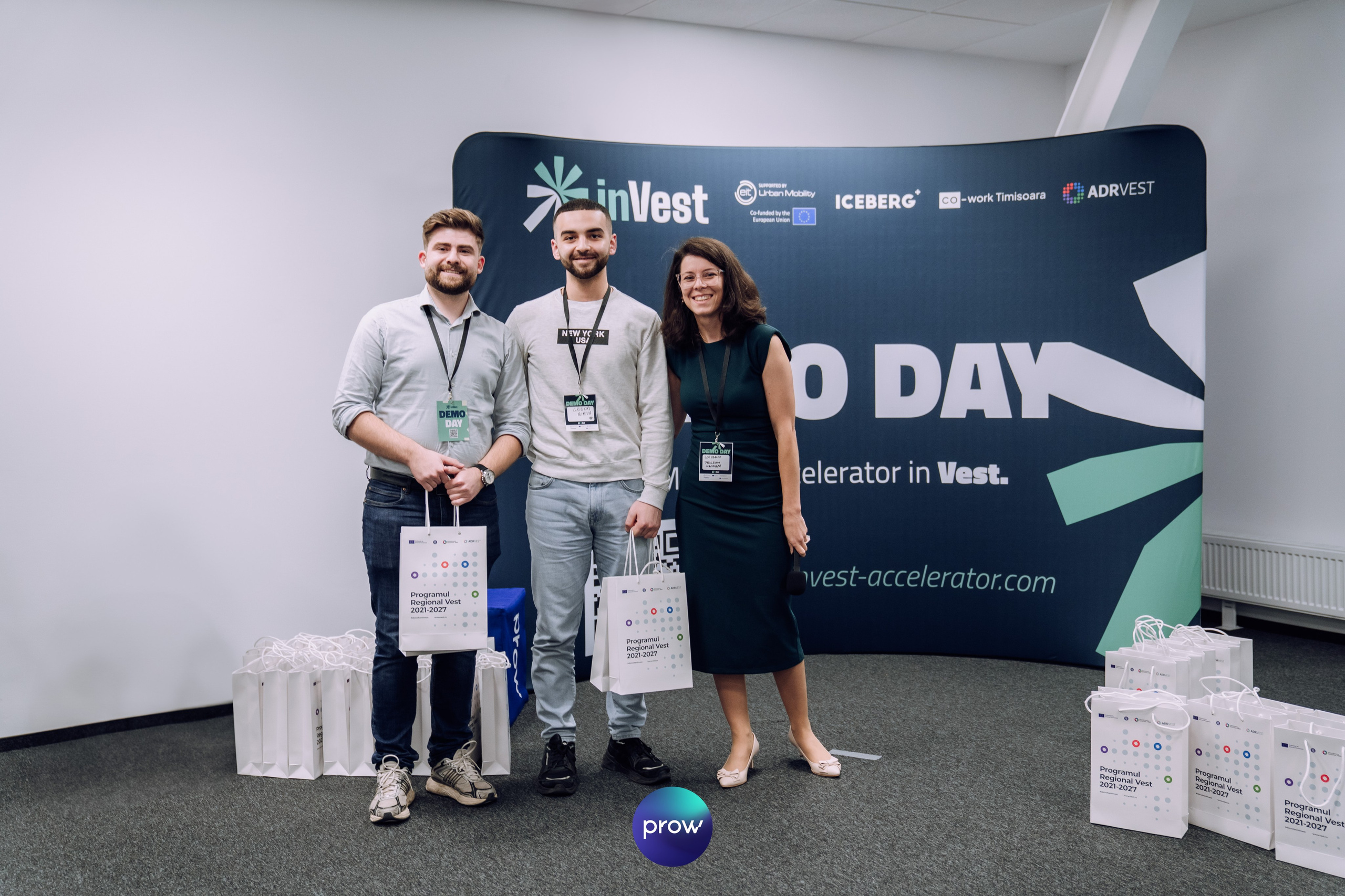 InVest DemoDay @ Cowork. Cozac Cristian Photographer