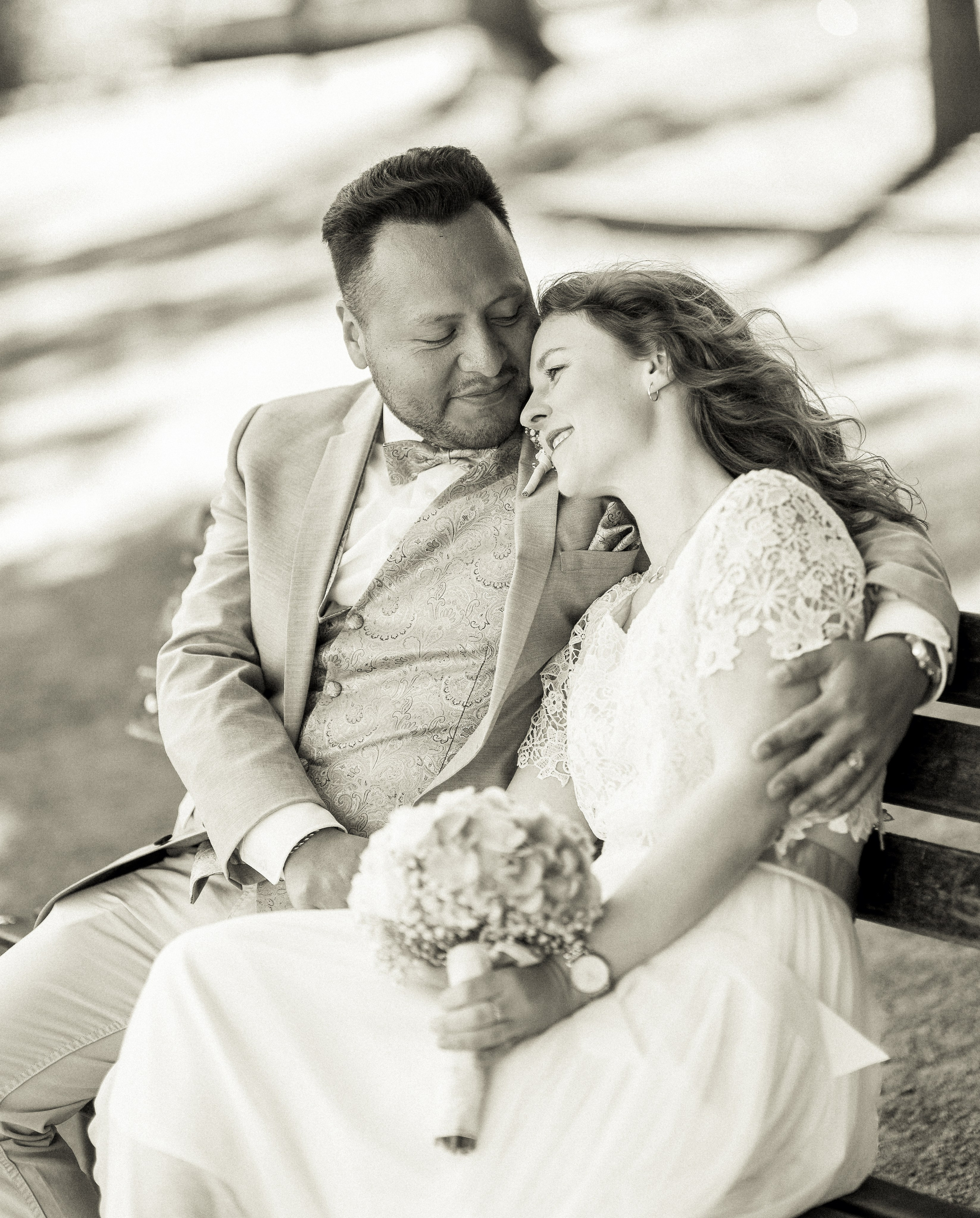 Traumhochzeit im Bobby Reich | Moderne Liebe am Hamburger Alsterufer. Hochzeitsfotograf und Hochzeitsvideograf aus Hamburg | Roka21Film