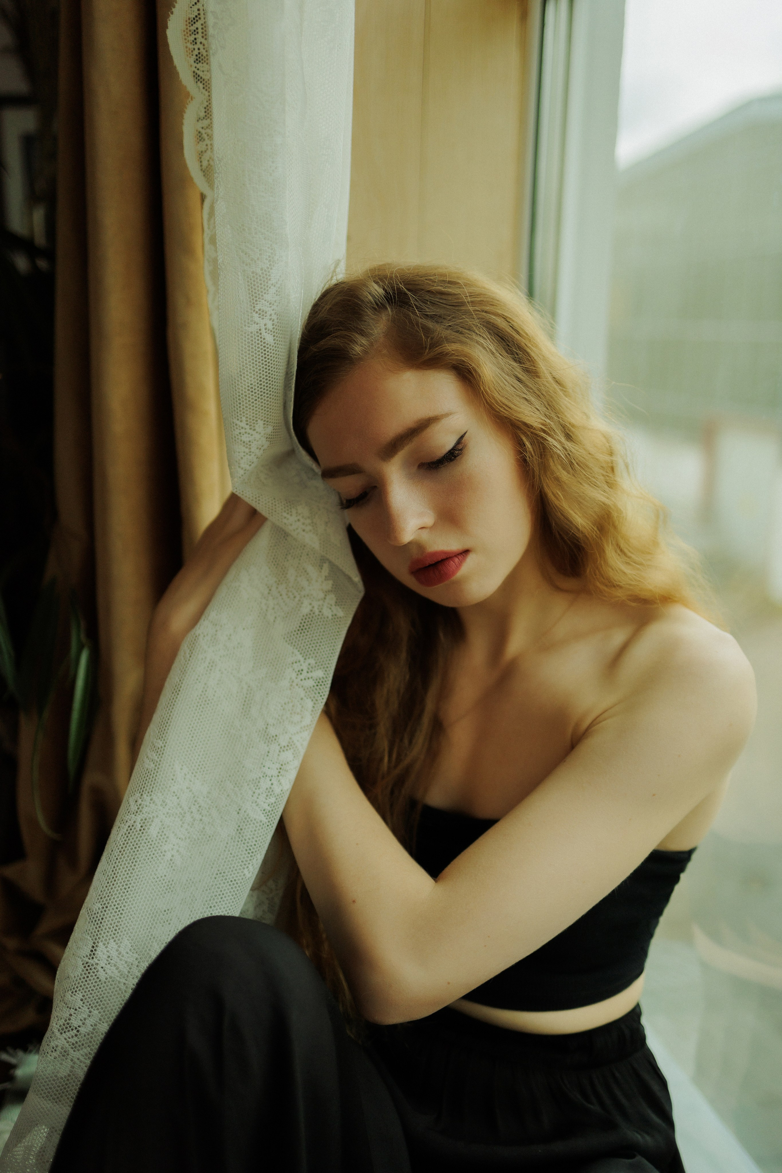 Soft Light — Intimate Lifestyle Portraits by the Window | Natural & Soulful Photography. Kristina Kozheltsova- Soulful Portrait&Lifestyle&Love Story Photographer in Leipzig, Germany