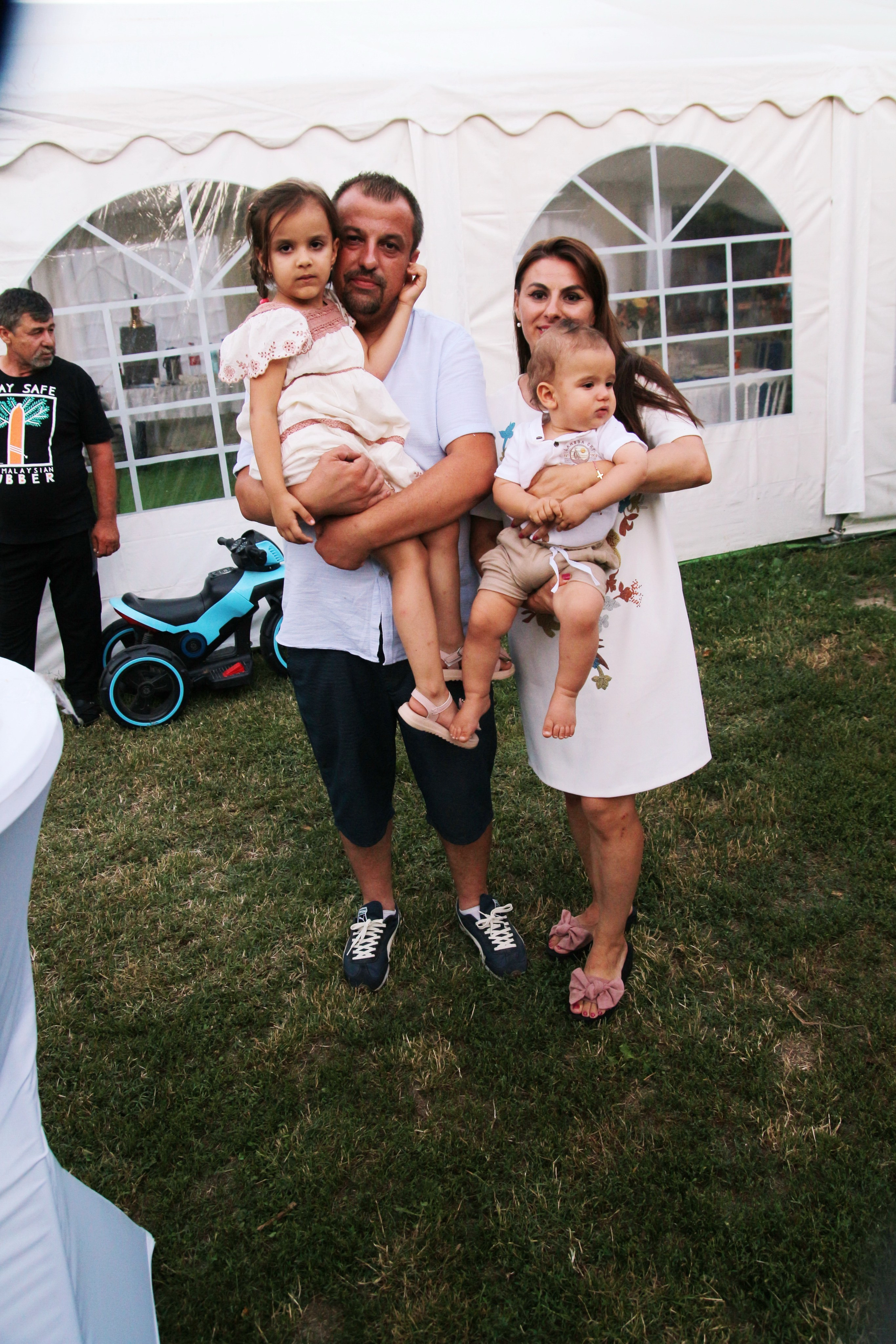 BYZO MEDIA. PETRU BYZO - family and children photographer in ROMANIA