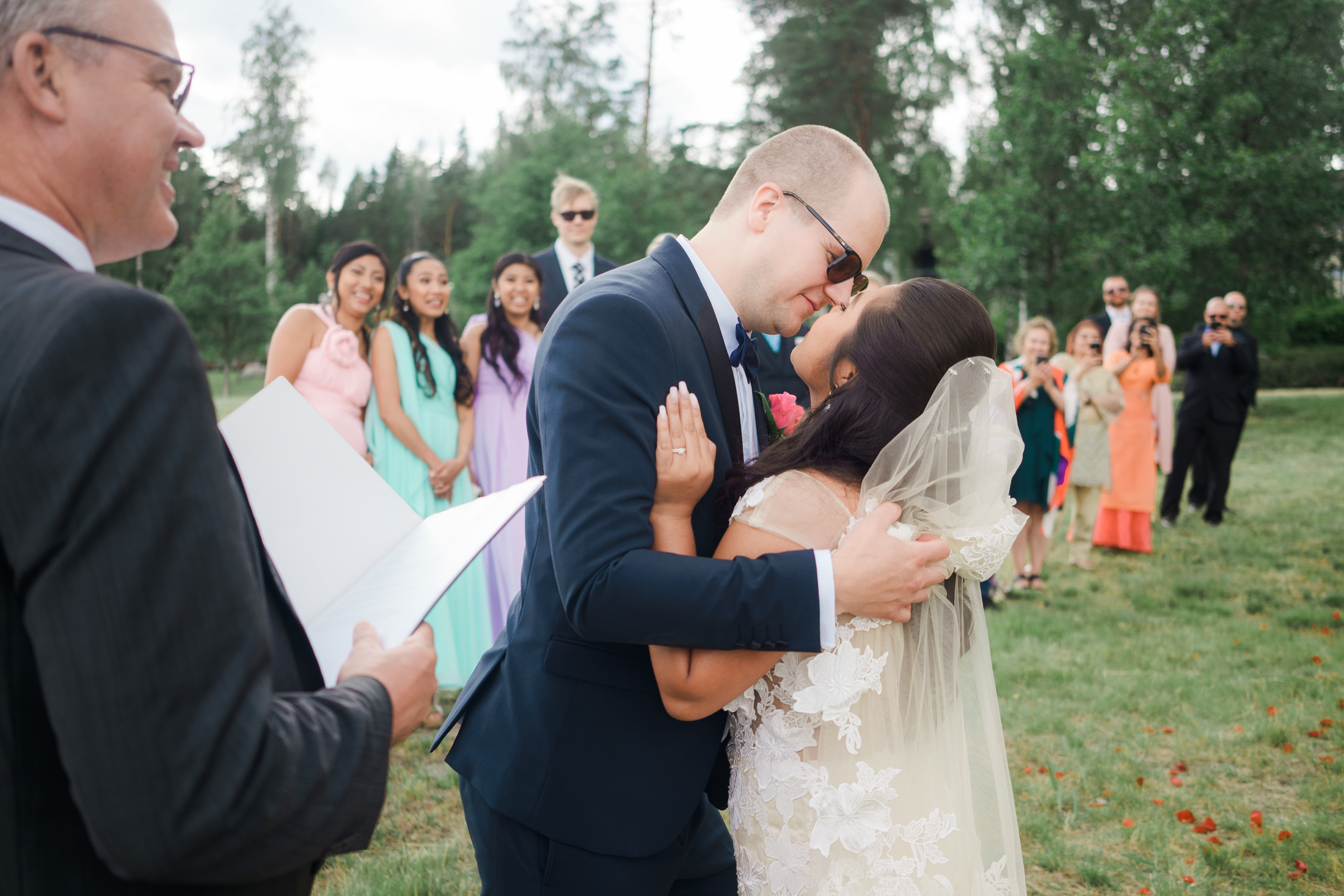 Dokumentaarinen hääkuvaus Långvik, kirkkonummi, Helsinki