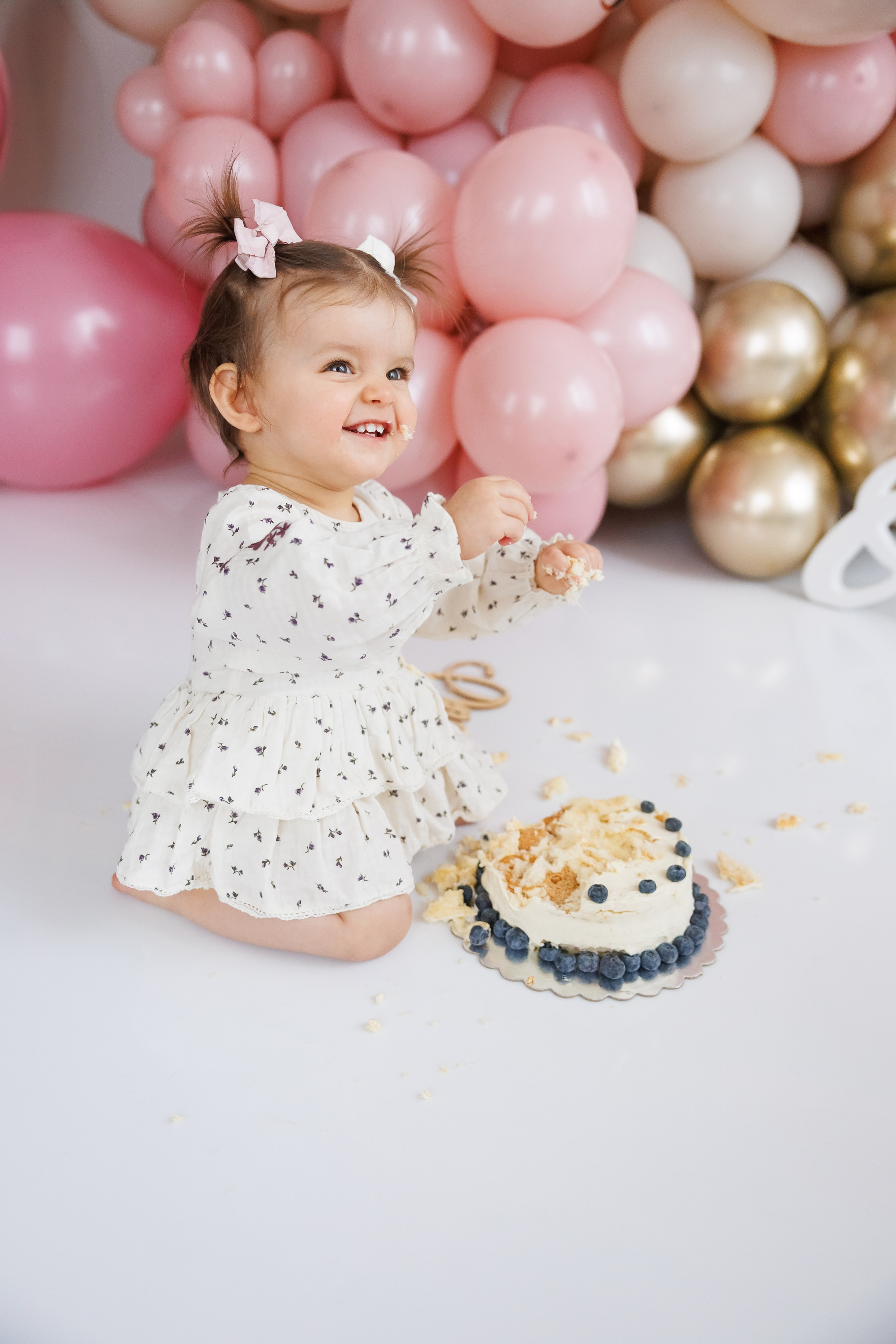 Smash cake. Фотограф Ирина Йотова