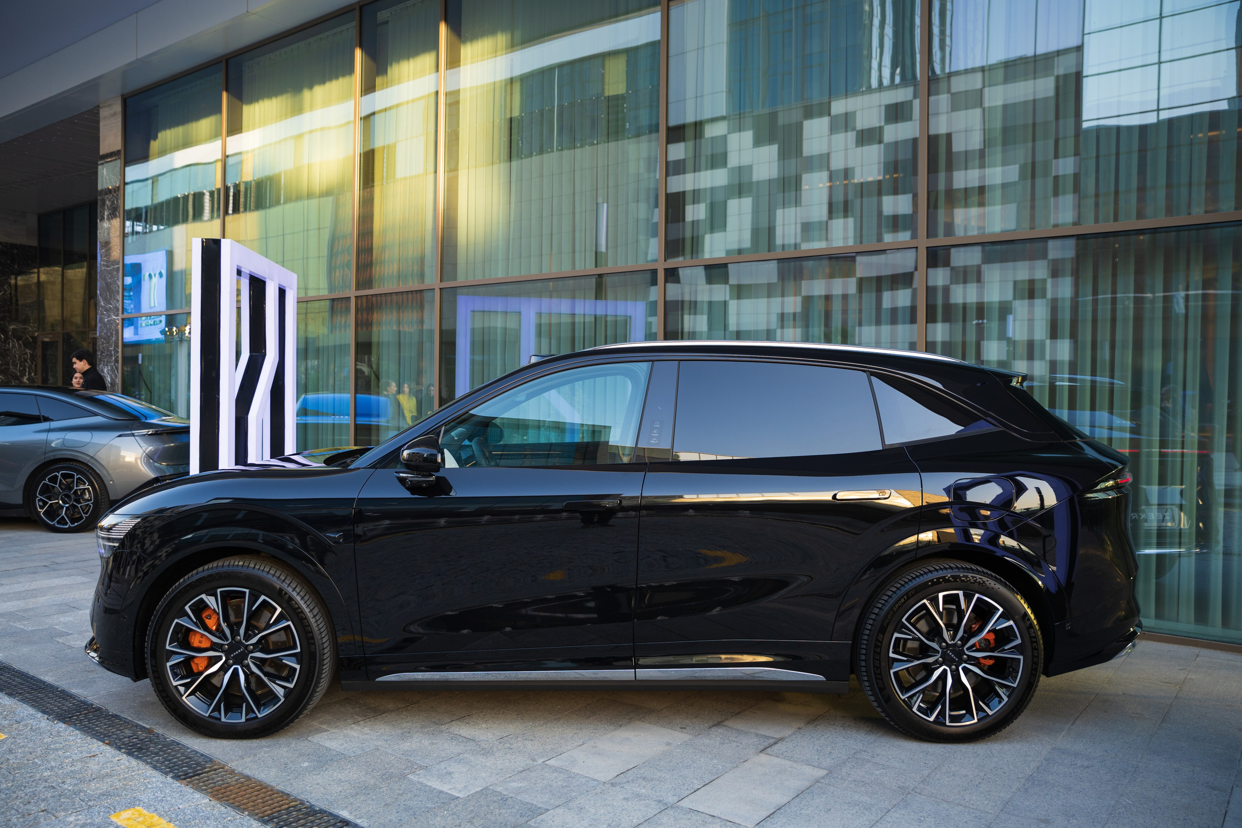 ZEEKR. Visa Fashion Tashkent. Профессиональная Фото-Видео Студия Геннадия Нестеренко | Ташкент и Весь Узбекистан