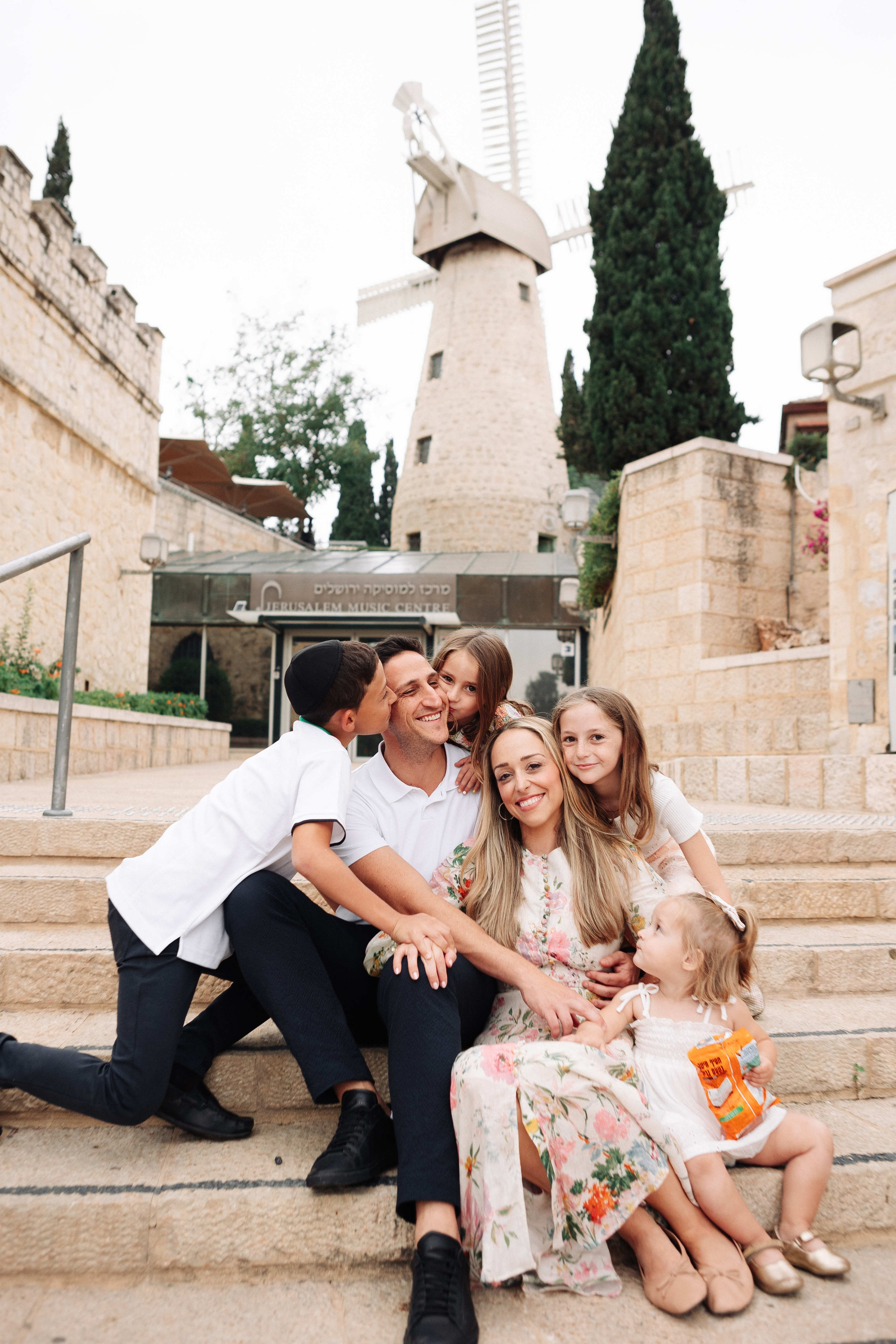 BIG FAMILY IN YAMIN MOSHE. Https://shi-photo.com/