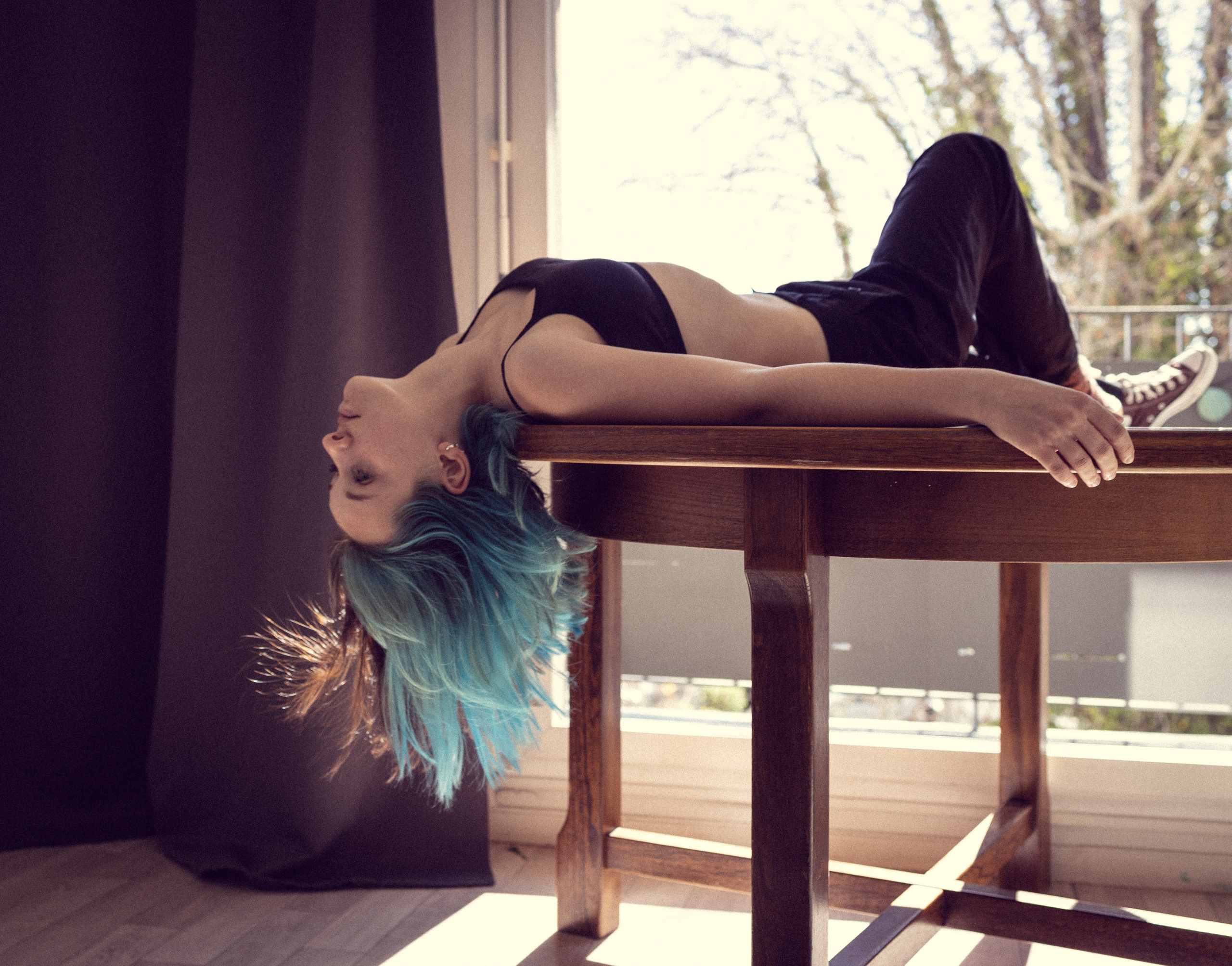 Portrait de femme charismatique. Histoires d’amour, séances photos de famille et de mariage en France