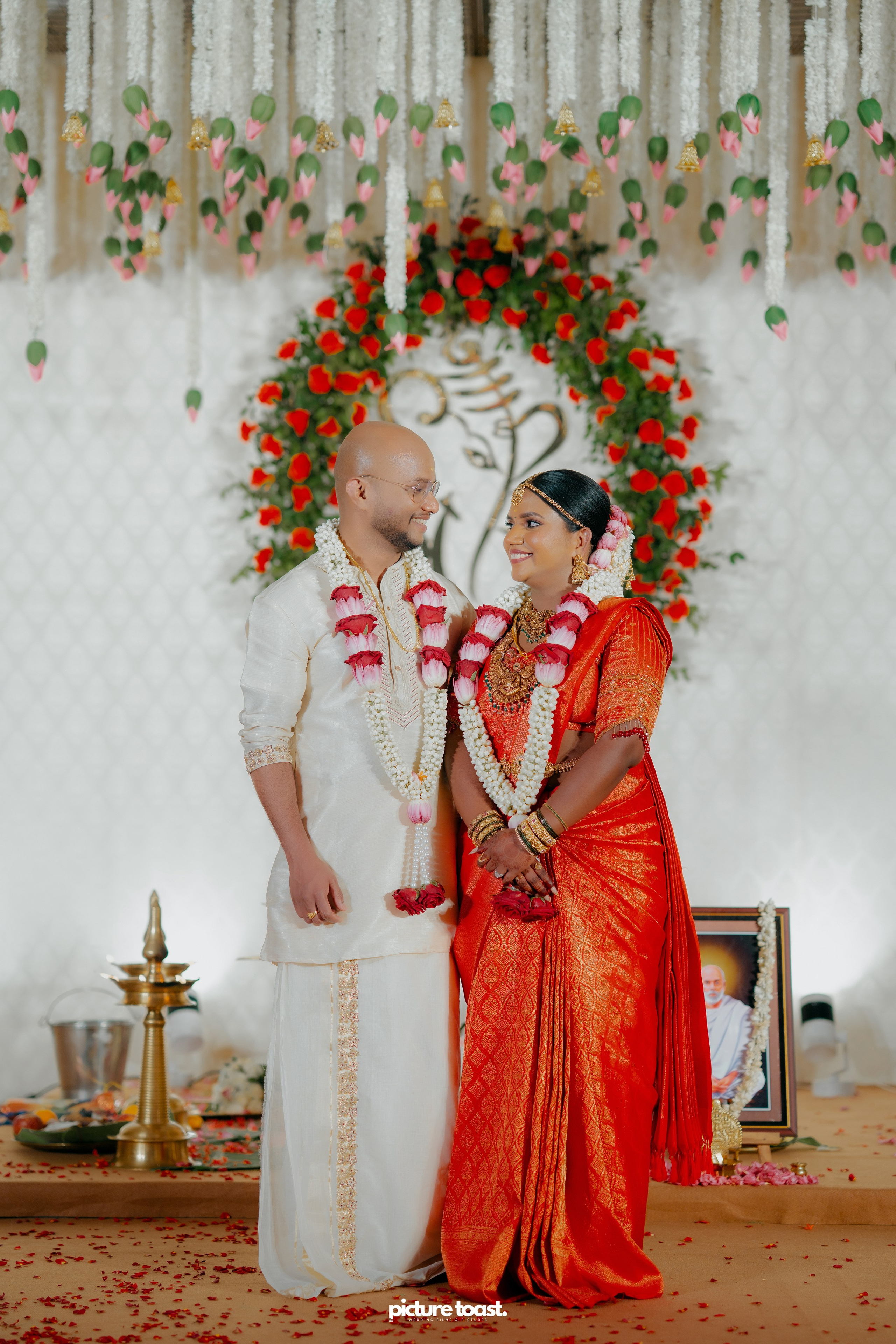 Traditional Kerala Hindu Wedding Ft. Anusree & Vishnu. Fine art Wedding Photographers in India & Canada