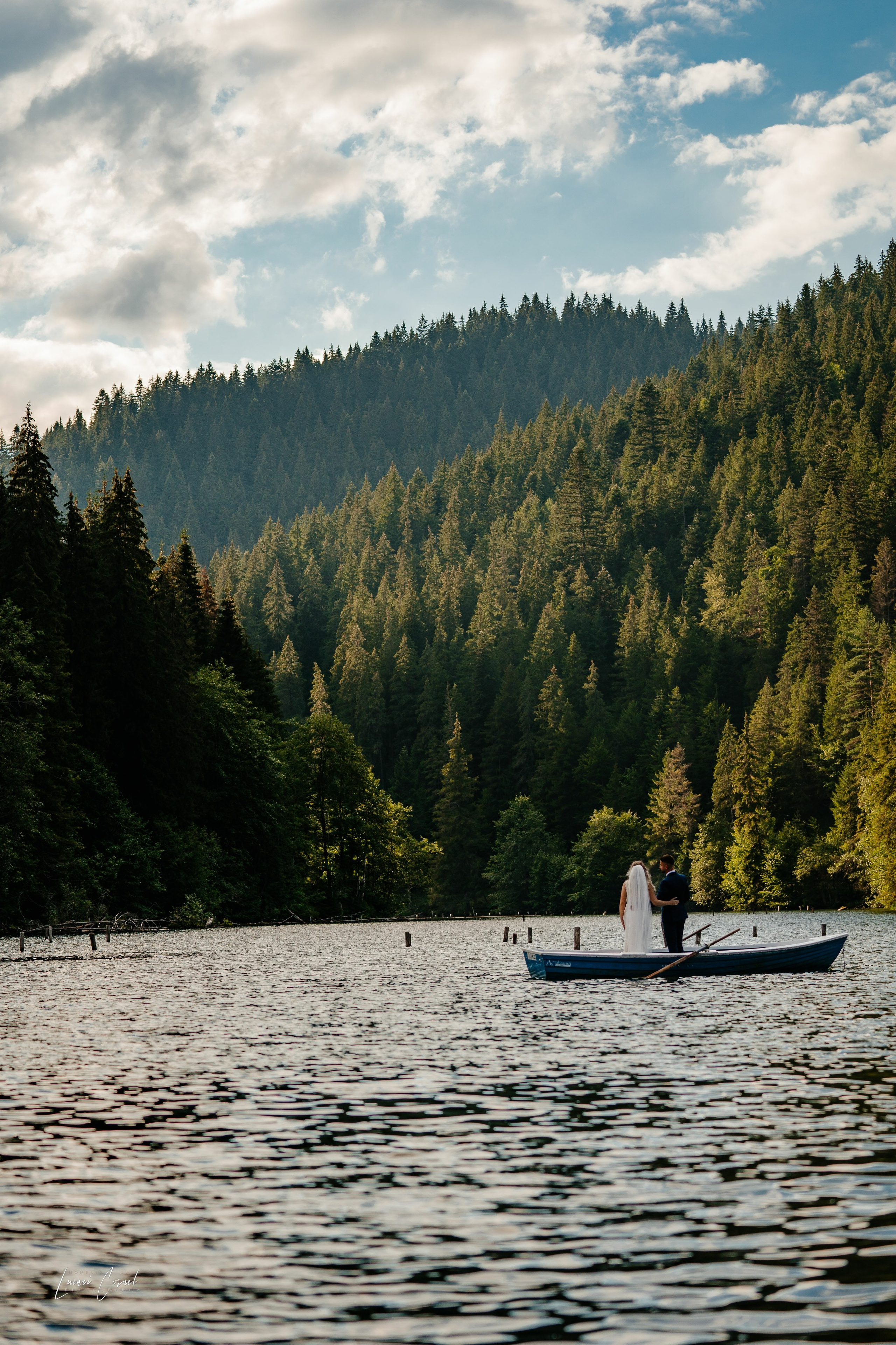 Fotograf de Nuntă Profesional — Fotografie Jurnalistică și Clasică pentru Amintiri de Neuitat. Fotograf de nuntă, corporate, botezuri, majorate și aniversări Roman, Lucaci Cornel