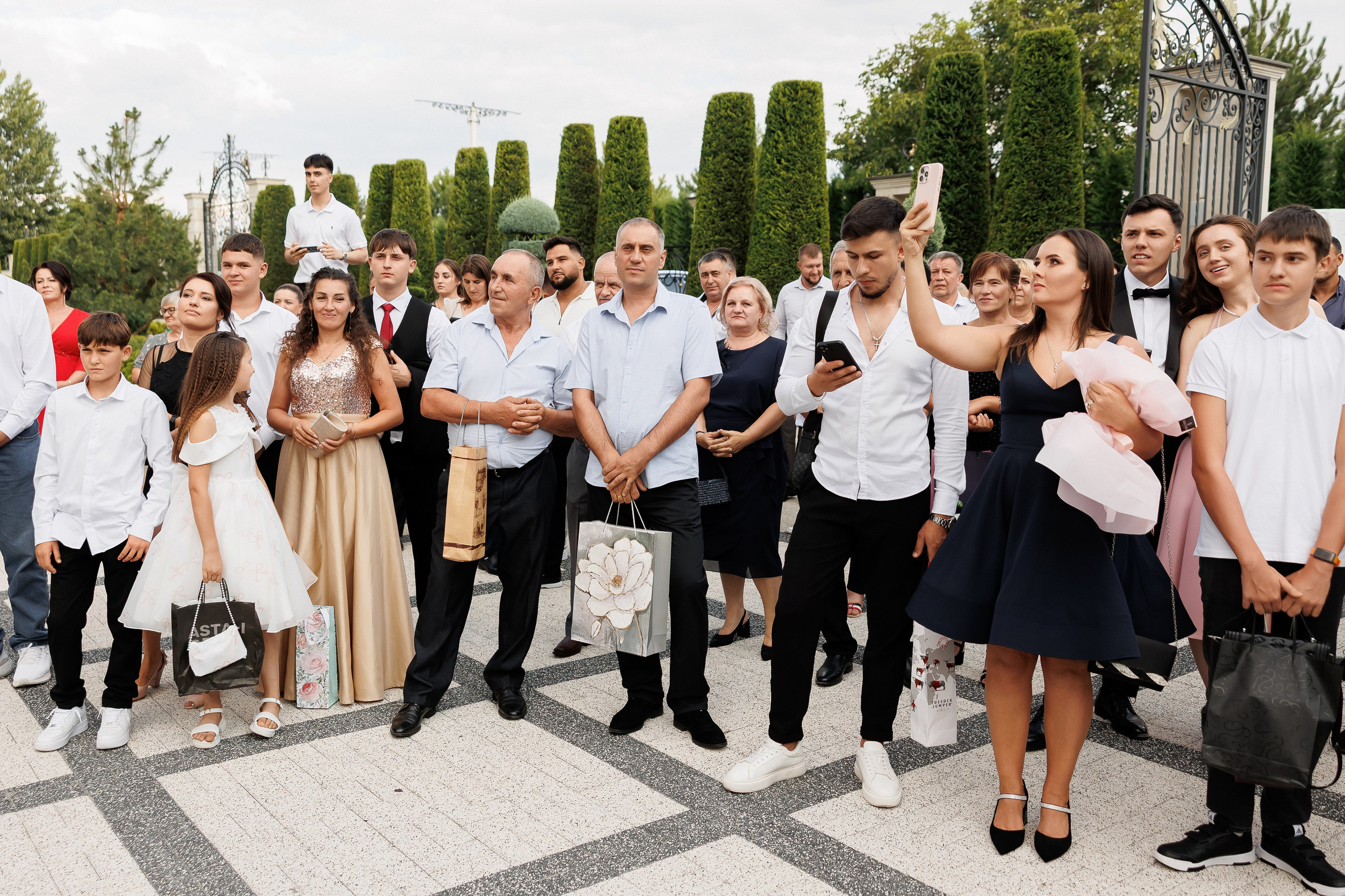 Eugen & Livia — Grand Elysee — Wedding Day. Servicii Foto și Video 067188353