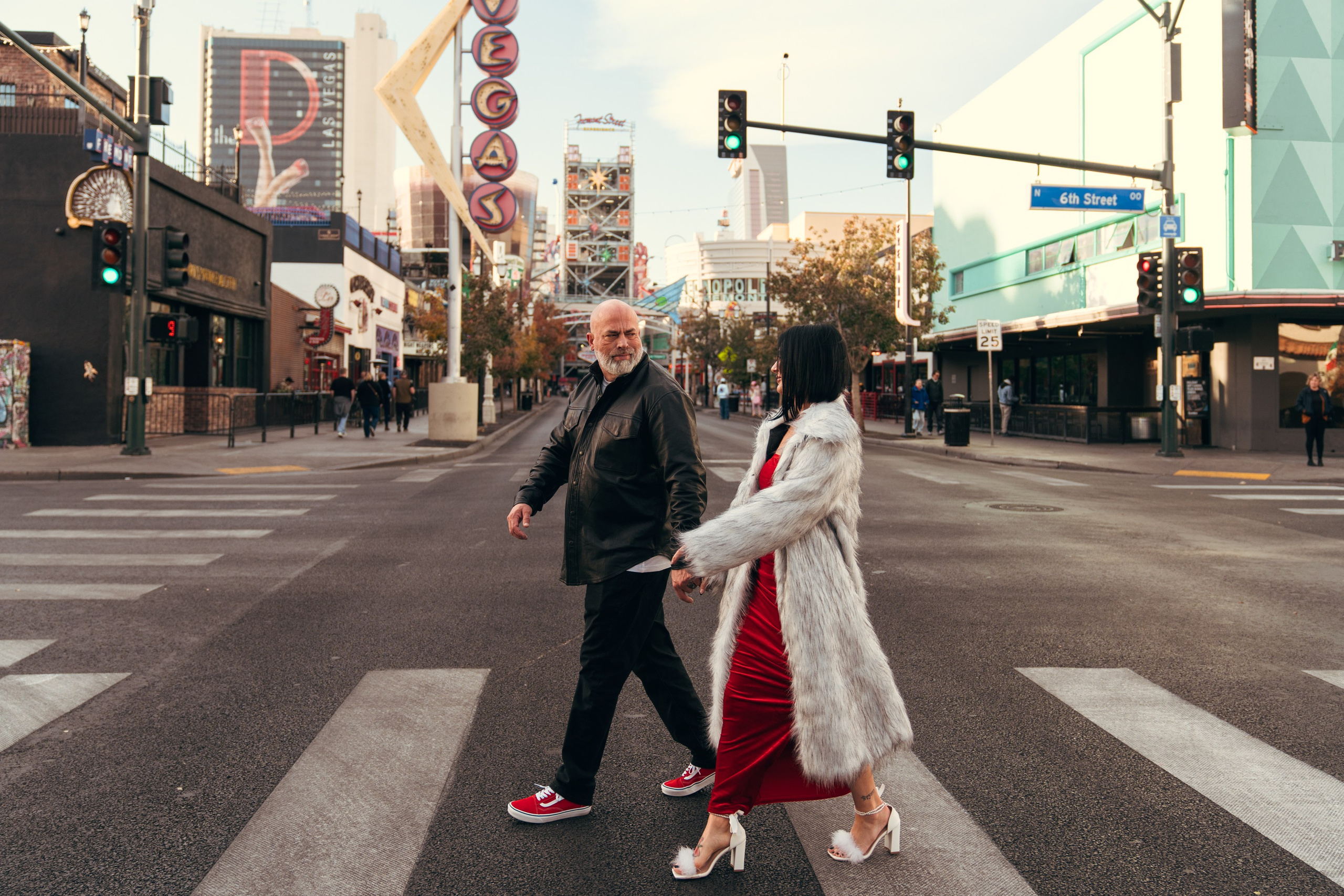 Linzey&Chad. Wedding & elopement photographer Viktoriya Kravtsov. Las Vegas