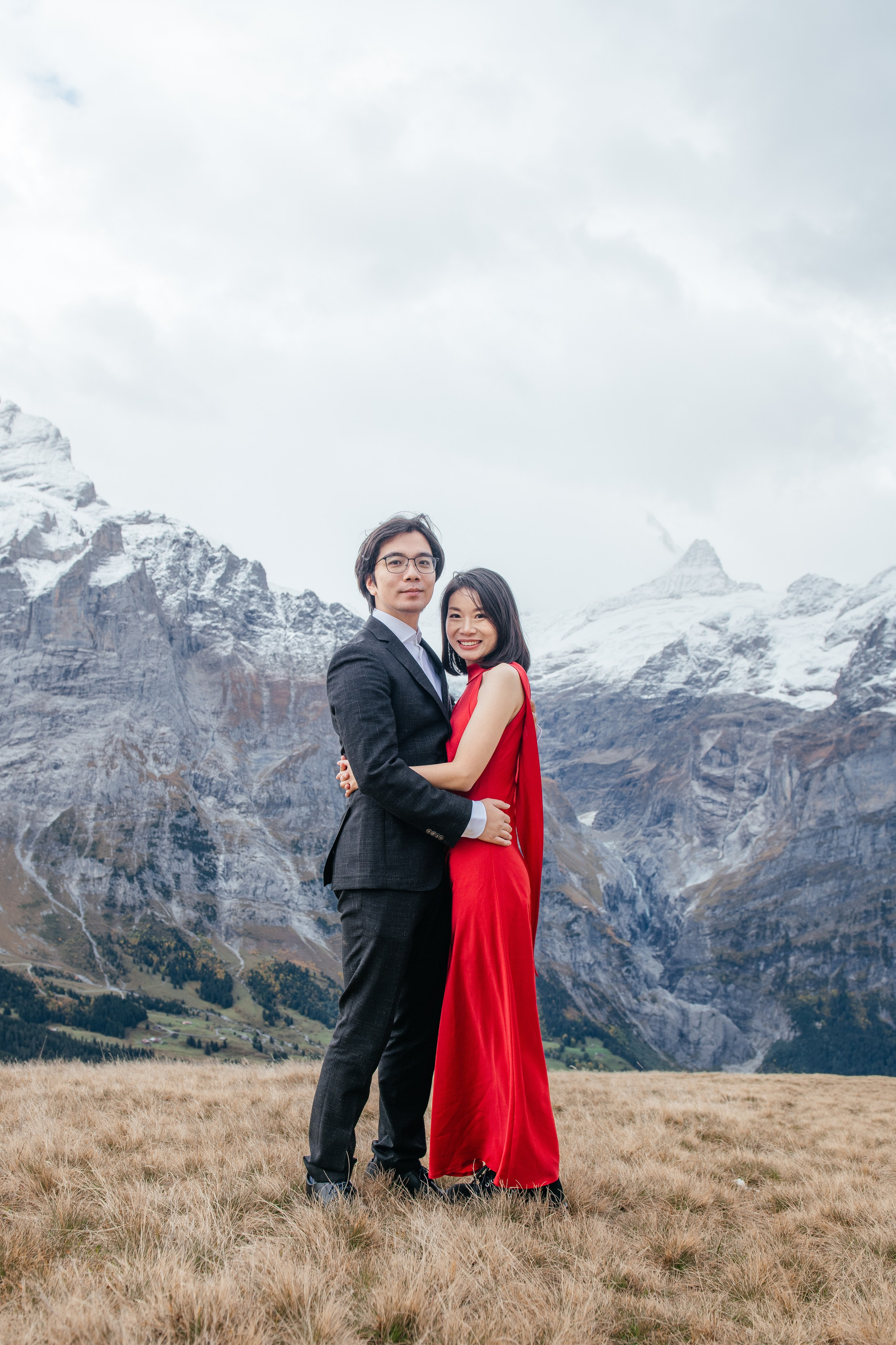Kaiwen & Xiaoming Grindelwald, Switzerland. I am Elena Altendorfer. Wedding photographer in Zurich and Switzerland