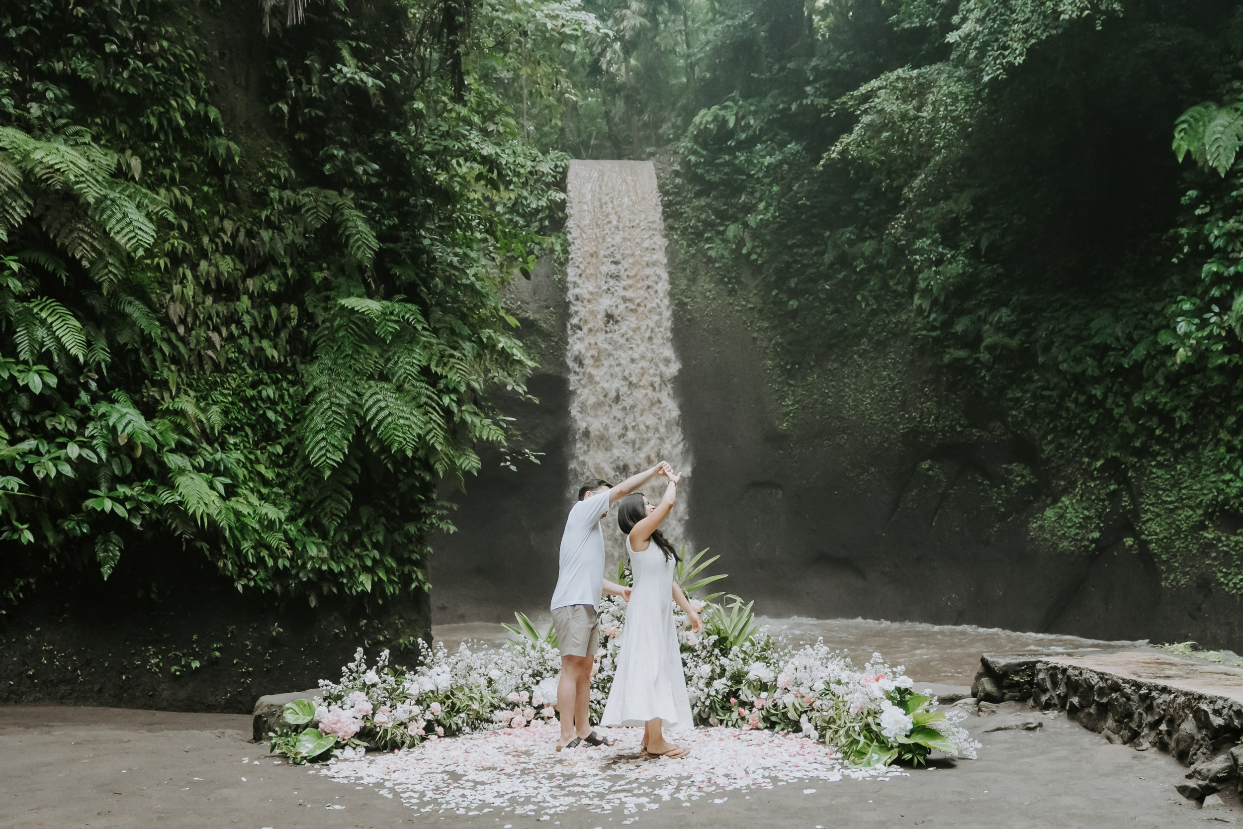 Marriage Proposal. Female Photographer in Bali