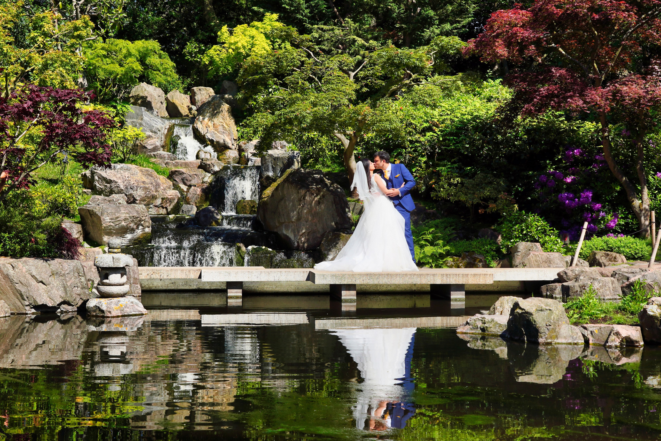 Book a wedding photographer and videographer in London. Wedding photographer in United Kingdom