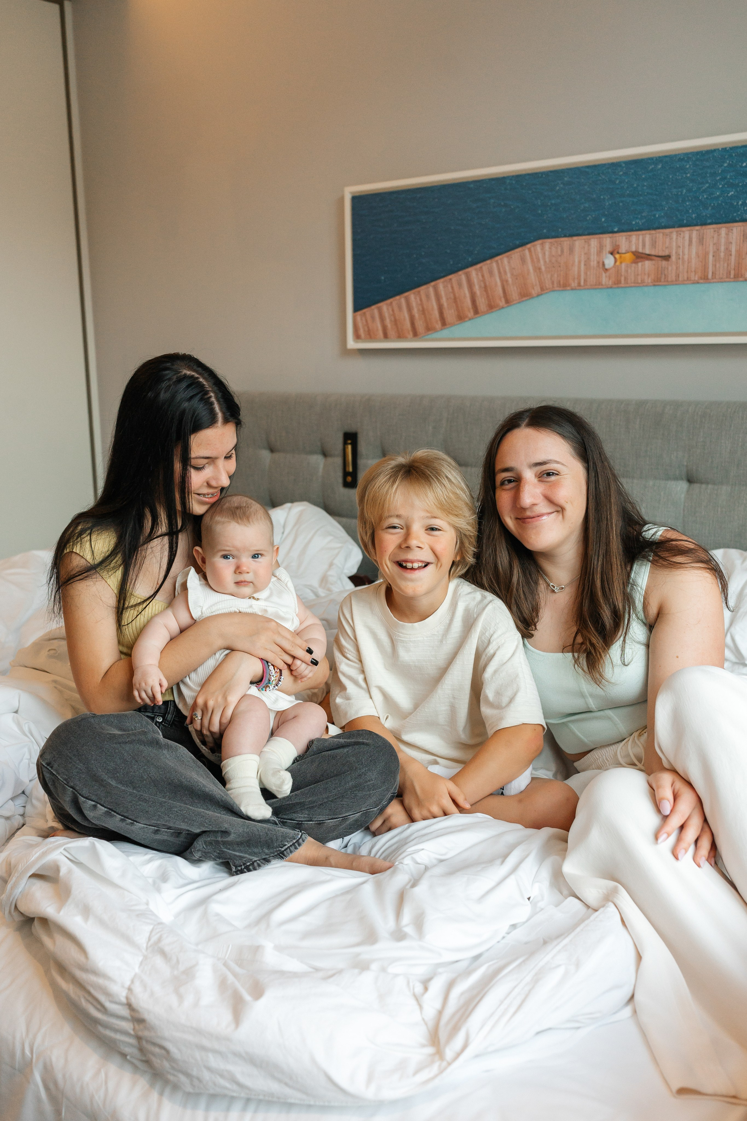 Alena’s family. Professional Photographer Abu Dhabi, Dubai — Yulia Ismoilova | 2025