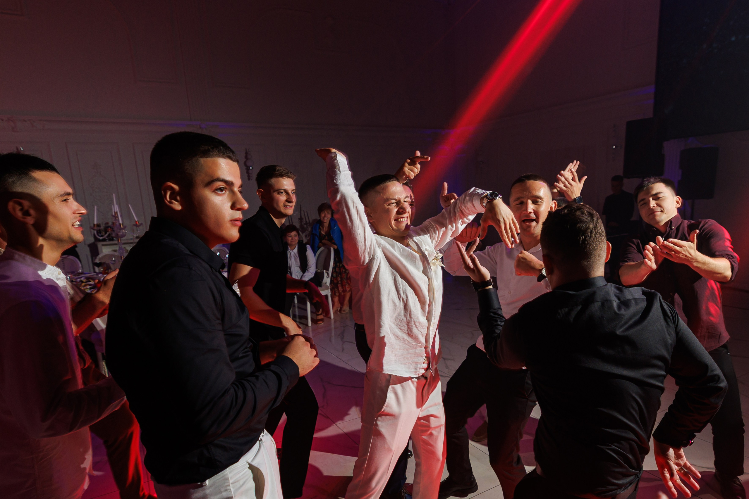 Fotograf nunta chisinau. Dinu Malancea. Dinumalancea.com — fotograf de nunta si familie. Moldova, Romania, UE