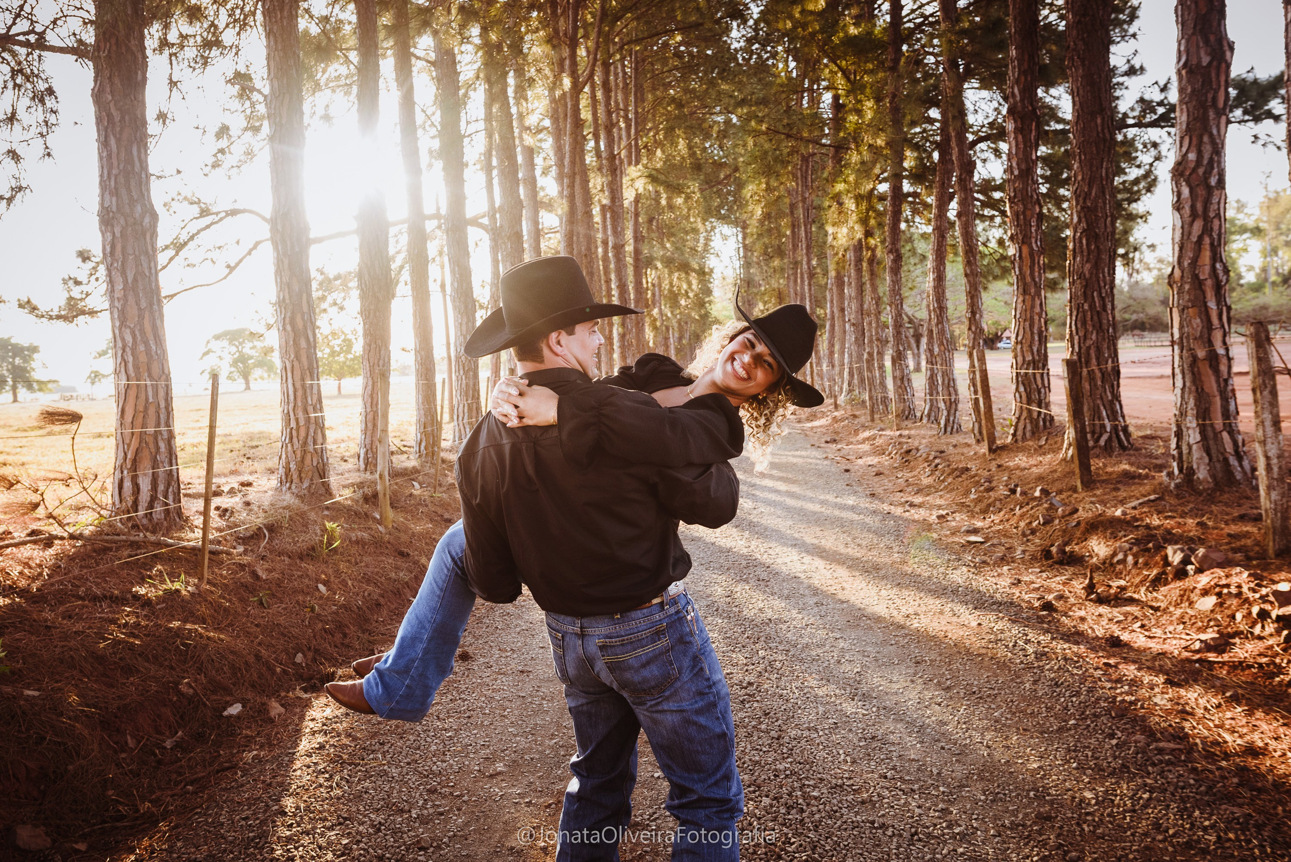 Pre Wedding Luérica e Vinicius. Fotografia de casamentos e ensaios em avaré Jônata Oliveira