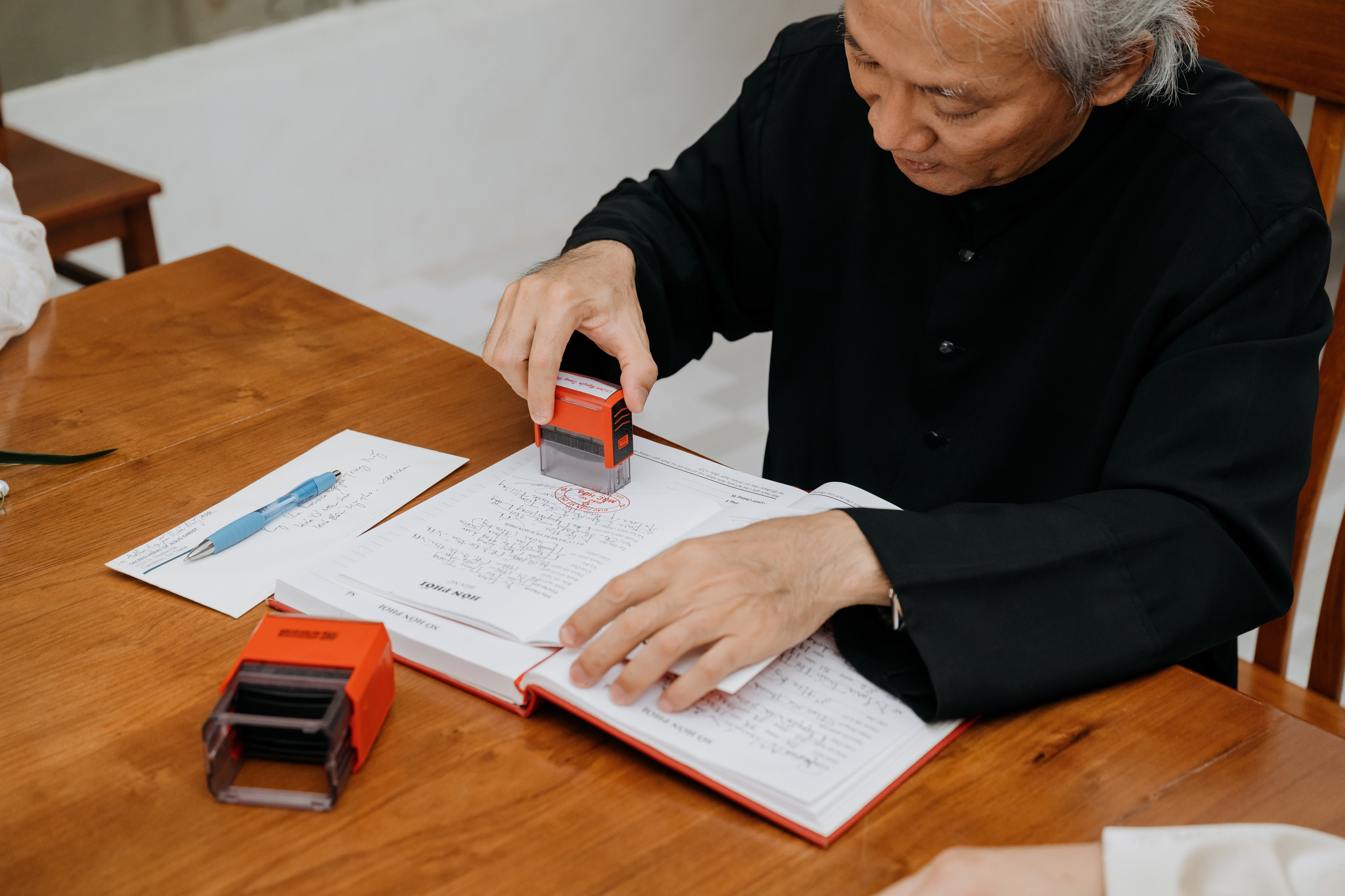 Church Wedding / TRANG & TUONG. Saigon Wedding Present | Art Beyond Moments