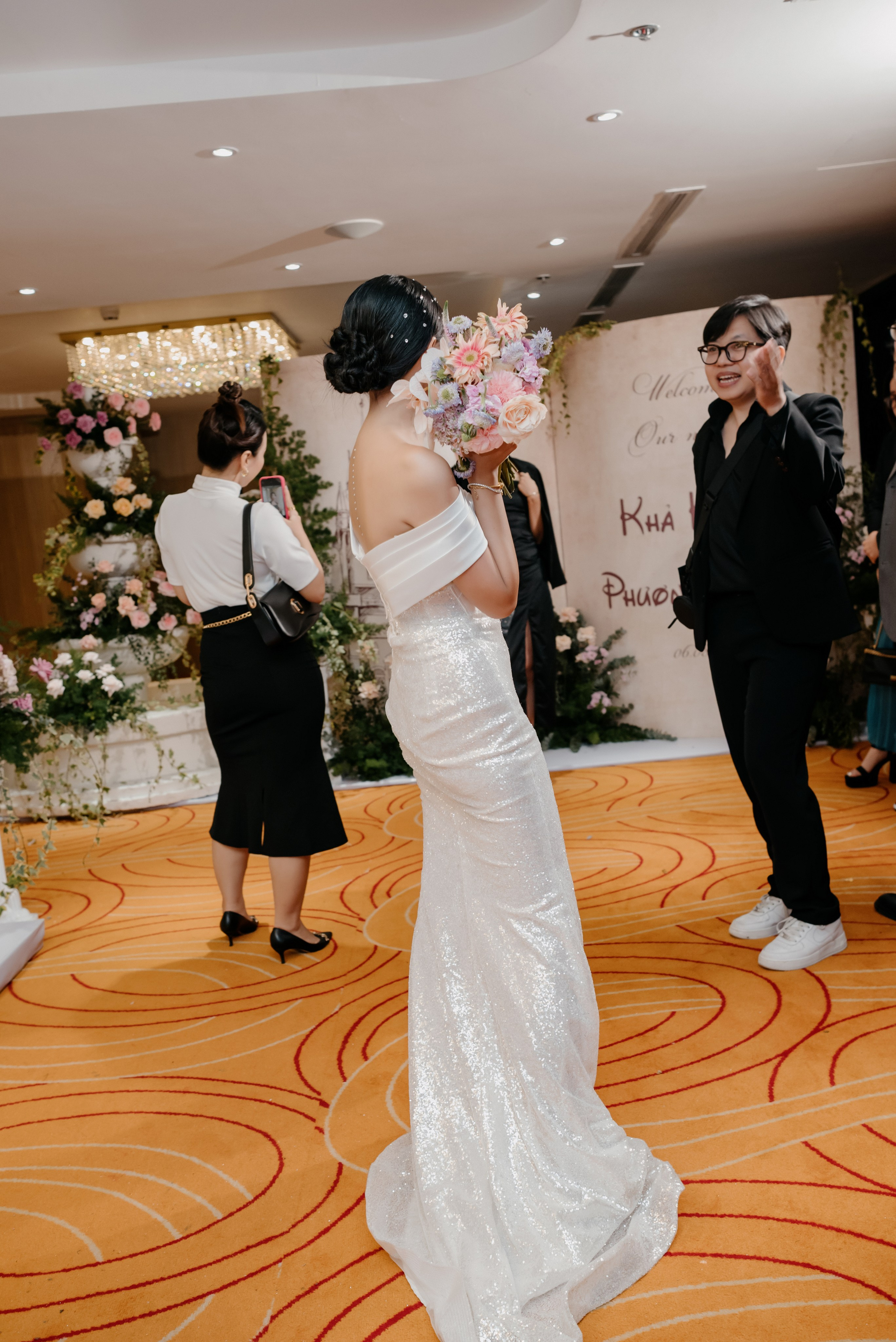 KHANG & QUYEN / Lavela Hotel. Saigon Wedding Present | Art Beyond Moments