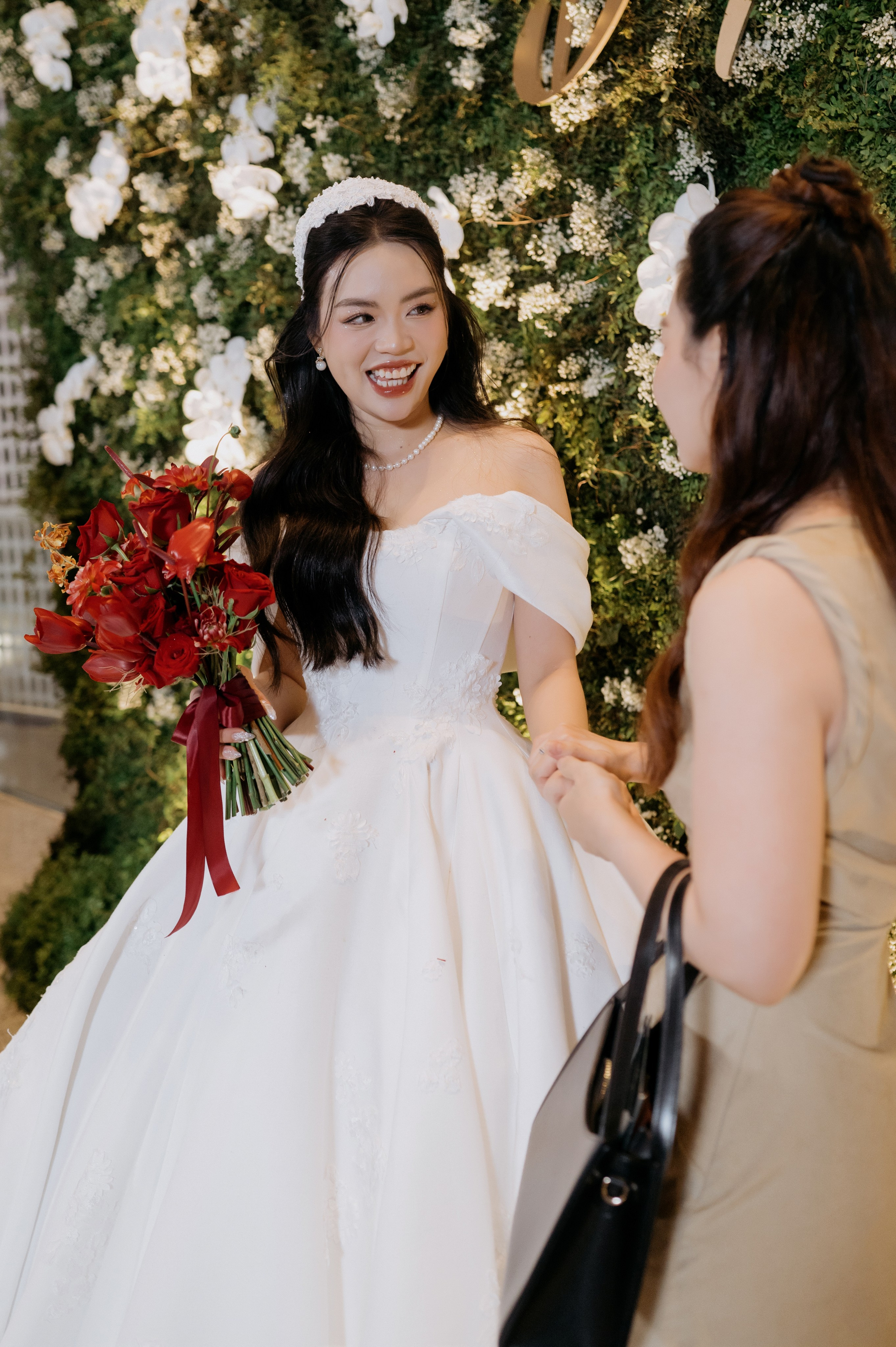 DAT & TU / Wedding Party. Saigon Wedding Present | Art Beyond Moments