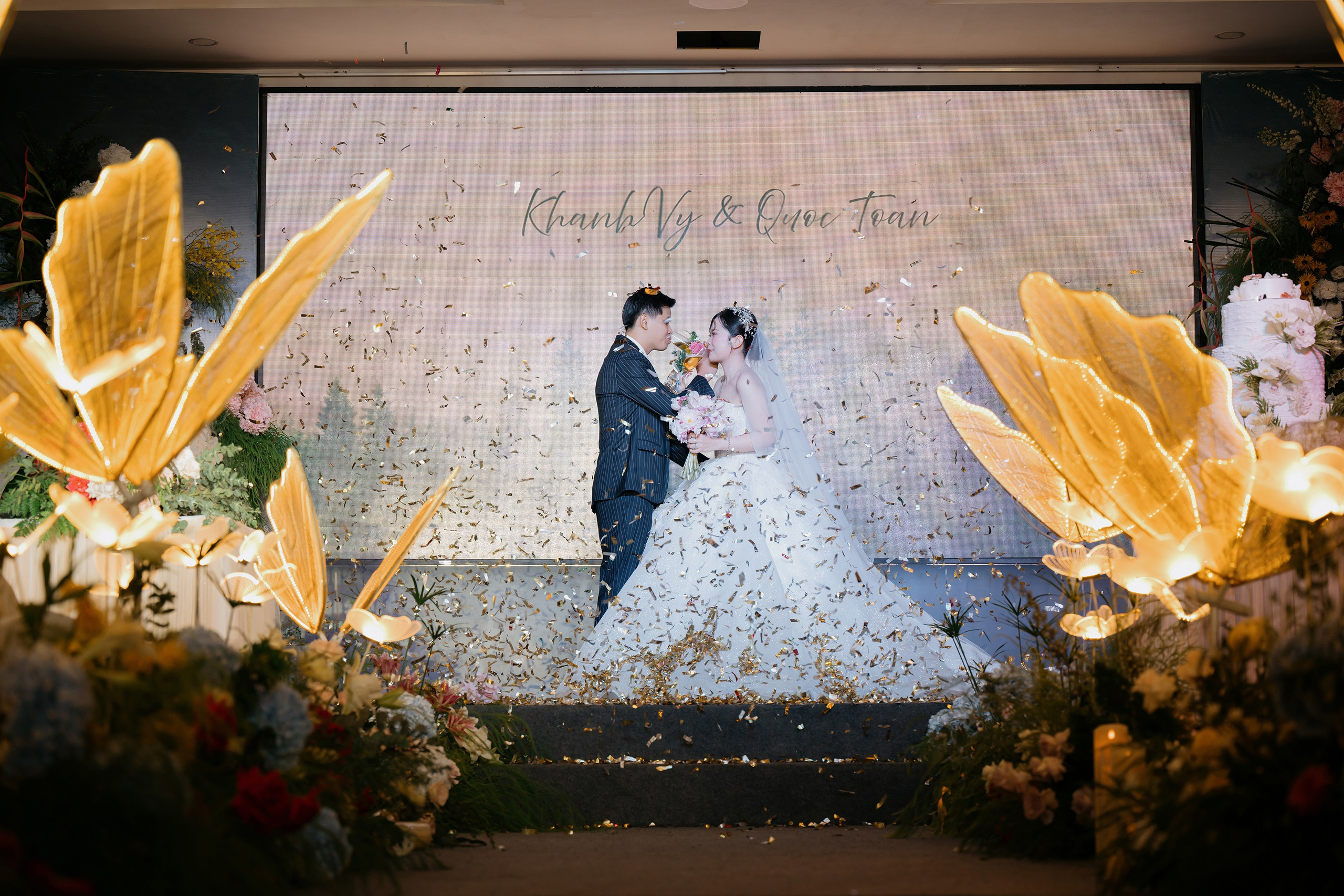 TOAN & VY / Wedding Journalism. Saigon Wedding Present | Art Beyond Moments