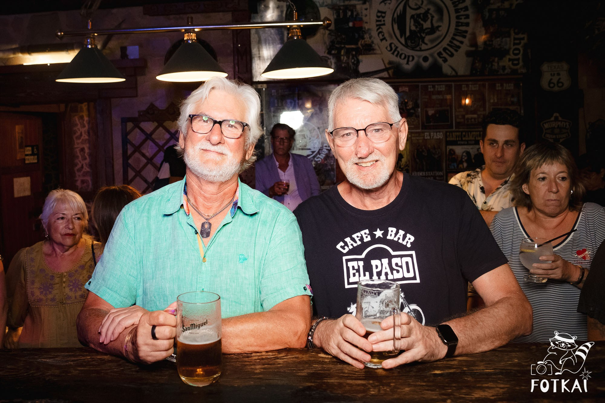 Get Back en El Paso Bar – Noche de Rock en Vivo | Reportaje Fotográfico Oktoberfest | FOTKAI