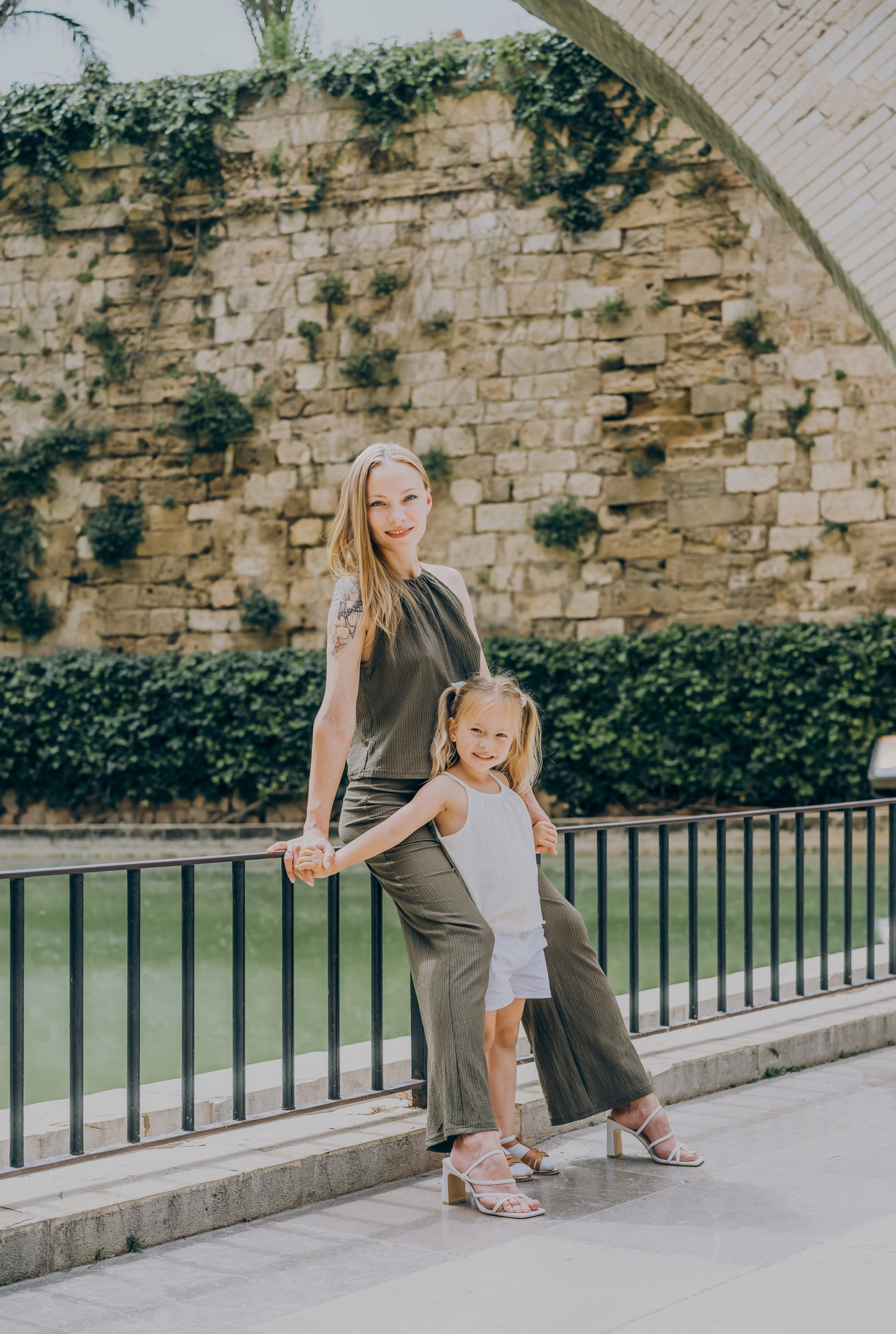 Mama and daughter. Фотограф у Пальма де Майорка