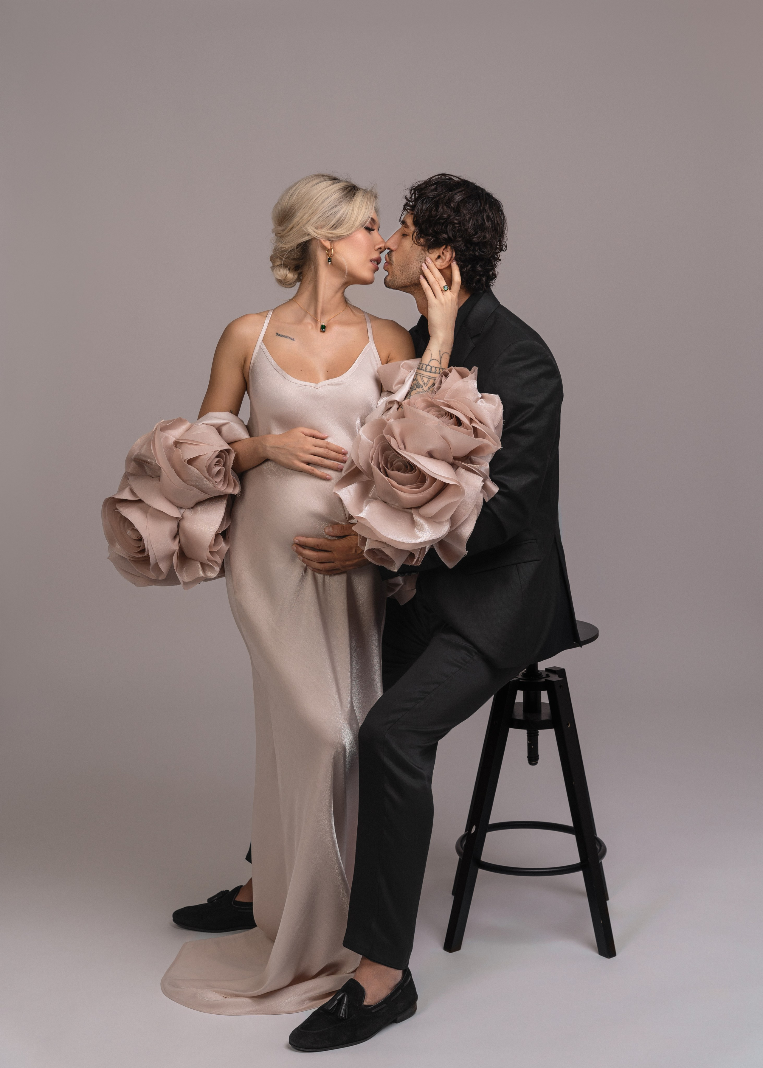 Babybauch Fotoshooting. Anna, Fotografin aus Wien, Österreich. Ich fotografiere in folgenden Genres: Babybauch-, Familien-, Mode- und Weihnachtsfotografie