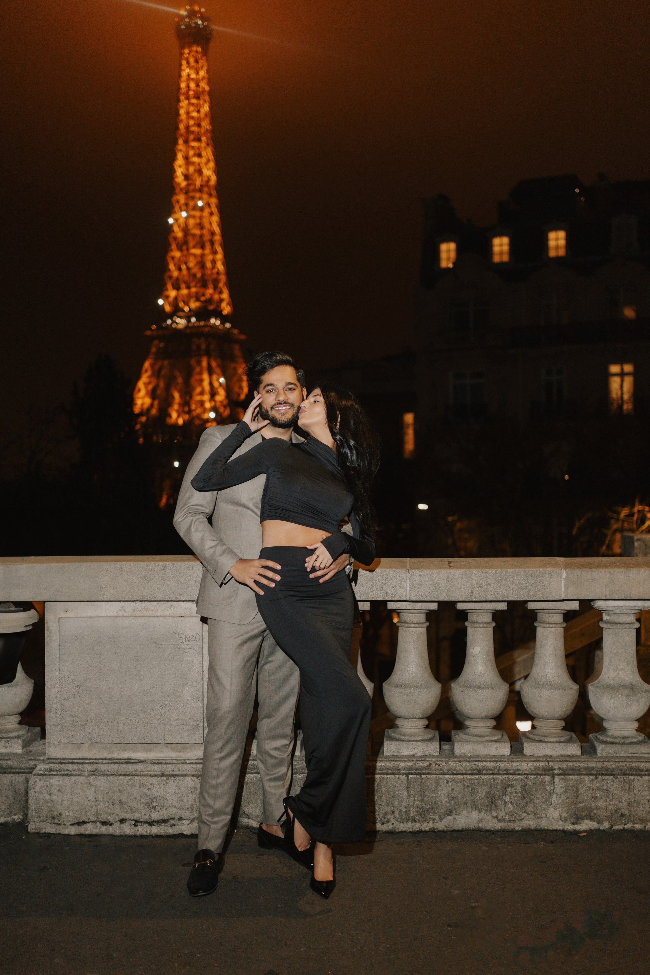 Night time. Photographer in Paris Yulia Shkadina | Couples, engagement, pre-wedding, individual photo-shoots in Paris at the best locations