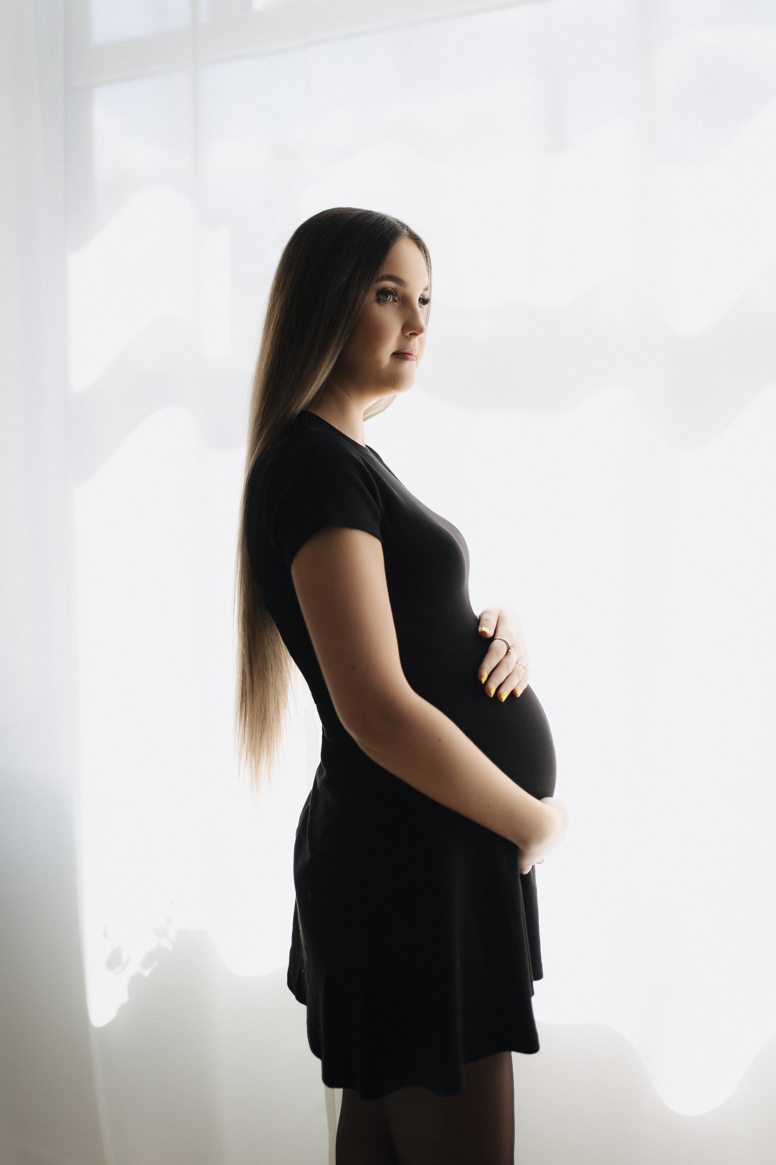 Laukimo (nėščiosios) fotosesija Marijampolėje, fotostudijoje