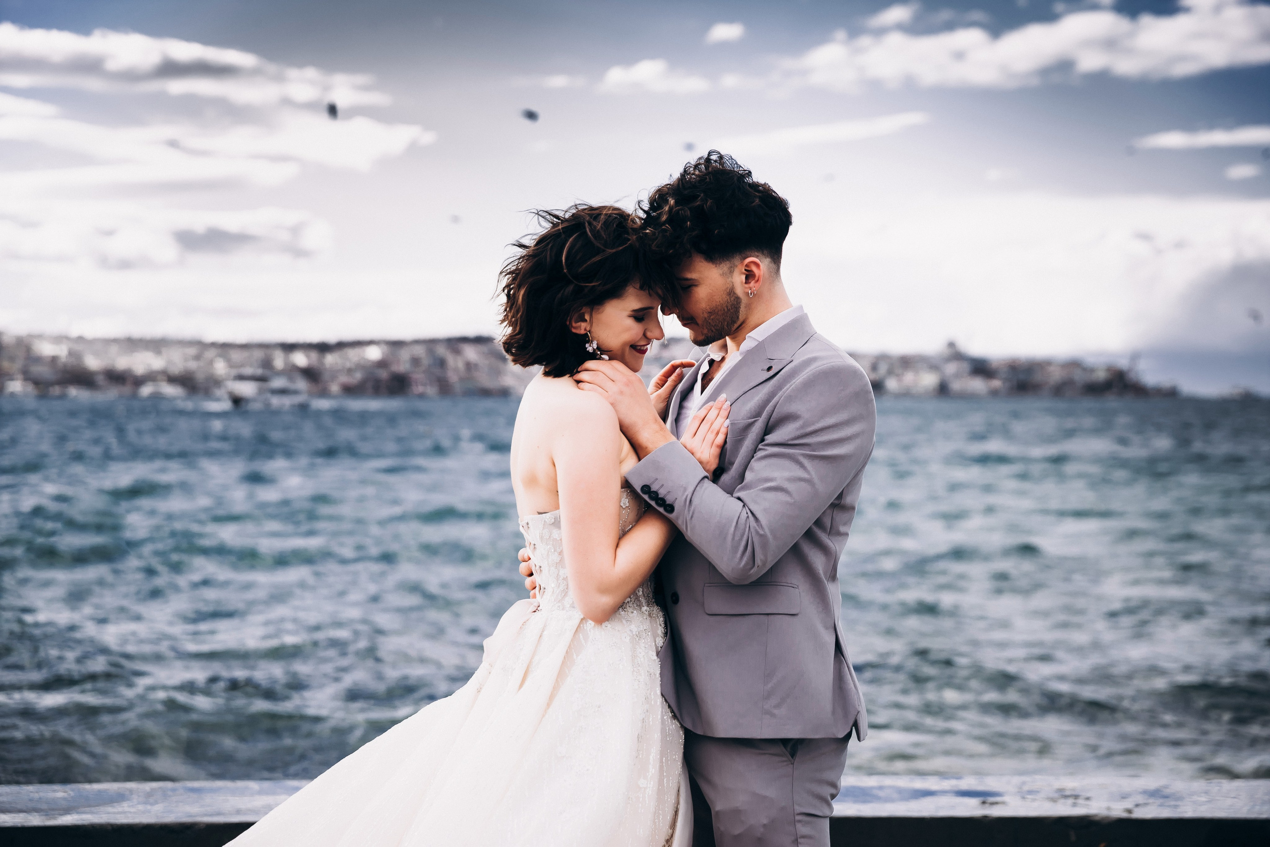 Bride walking through Istanbul market streets – wedding videographer in Europe.
