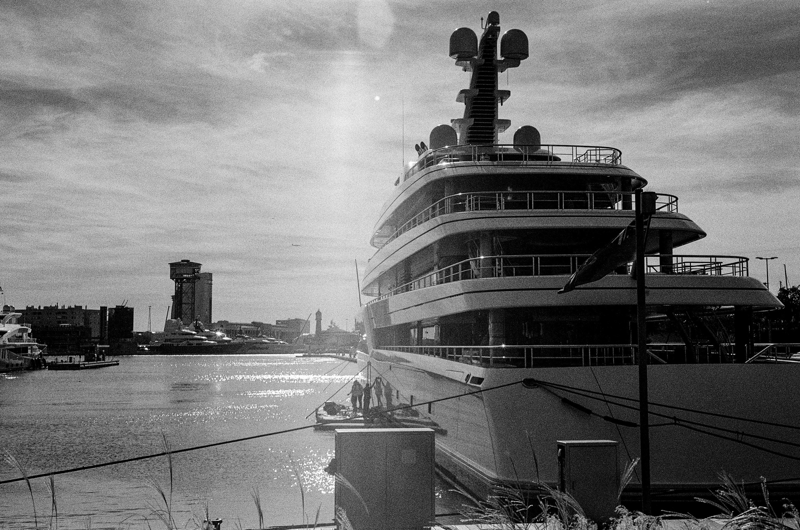 Barcelona — Light, Rhythm and Architecture. Wedding Stories — Professional Wedding Photography & Videography in Germany, Italy, Spain & all across Europe