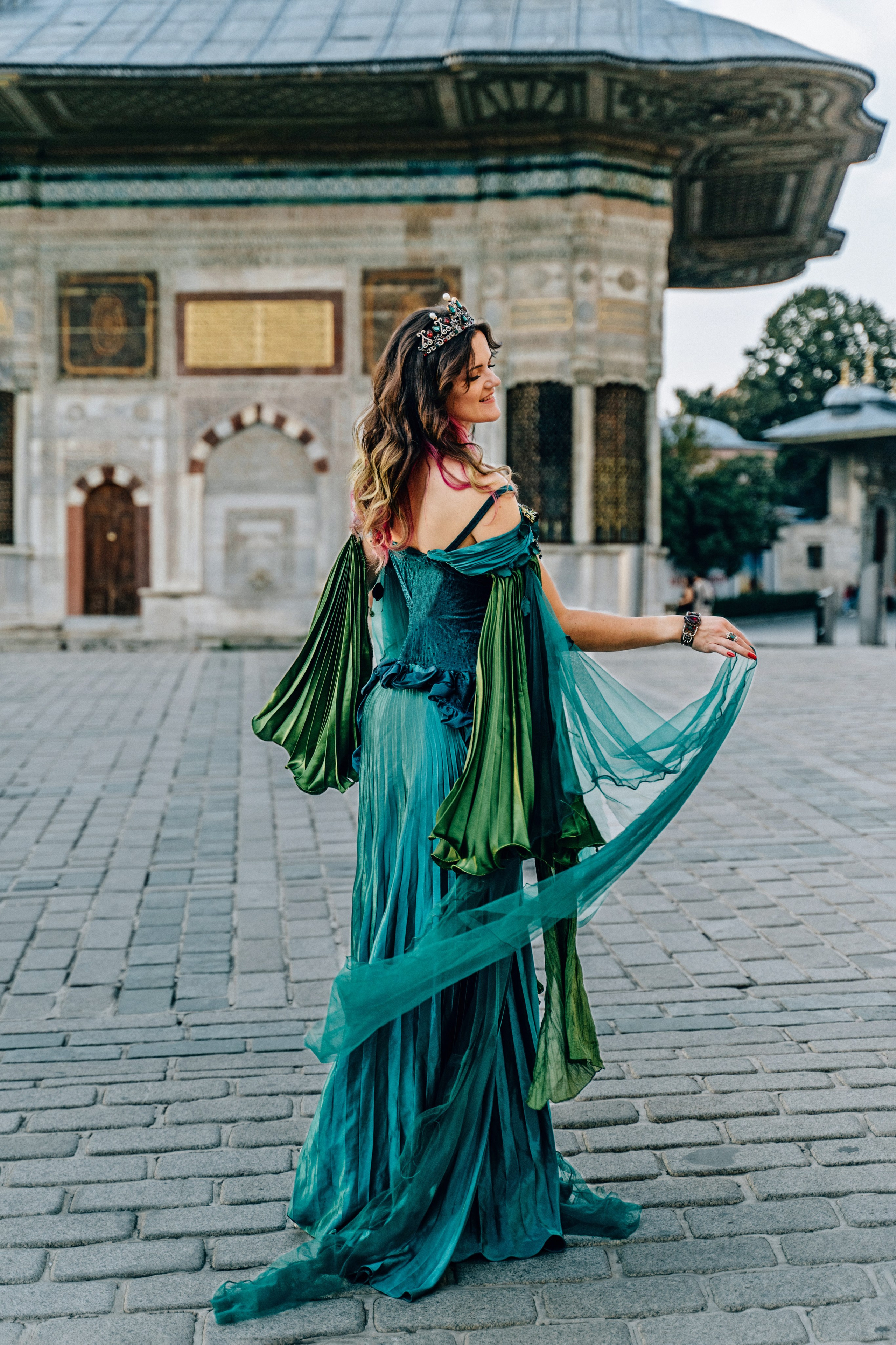 Фотосессии в Стамбуле в стиле «Великолепный век». Wedding, family and lifestyle photographer Anatoly. Photo sessions on rooftops with seagulls. Istanbul