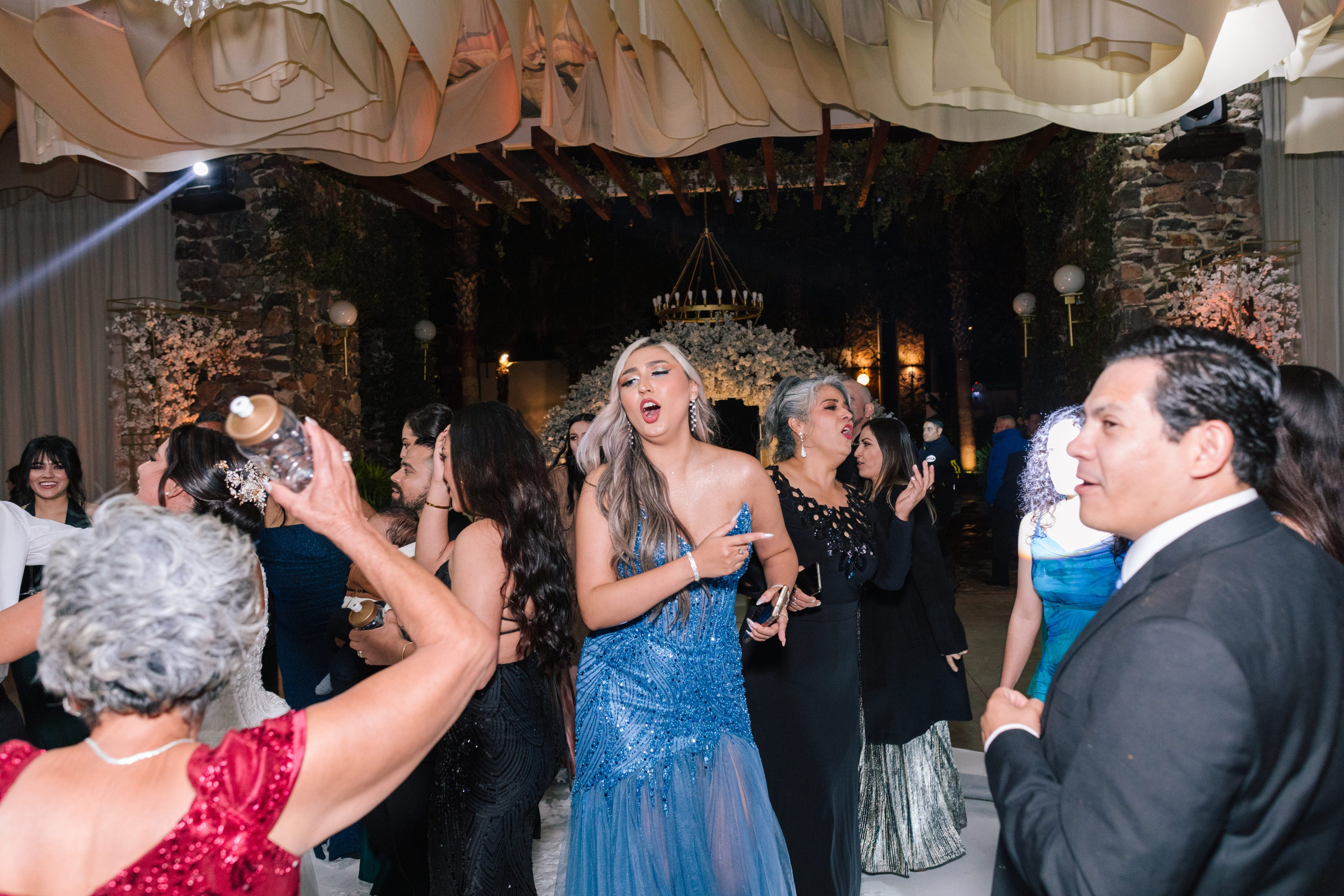 Alejandra y Salvador. Principal