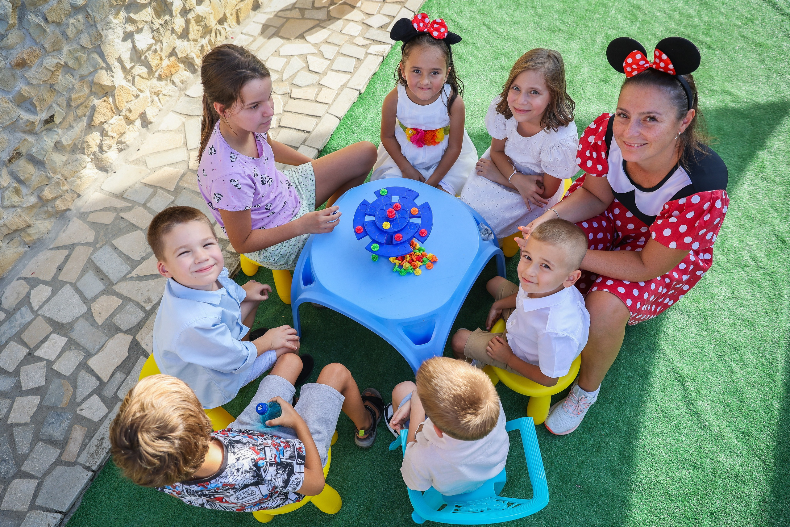 Nunta Cosmin și Simona de la La Moșu a fost exact genul de eveniment care demonstrează cât de frumoasă poate fi o nuntă în aer liber. Rares Bucur is a professional wedding photographer based in Cluj-Napoca, Romania, specializing in wedding photography