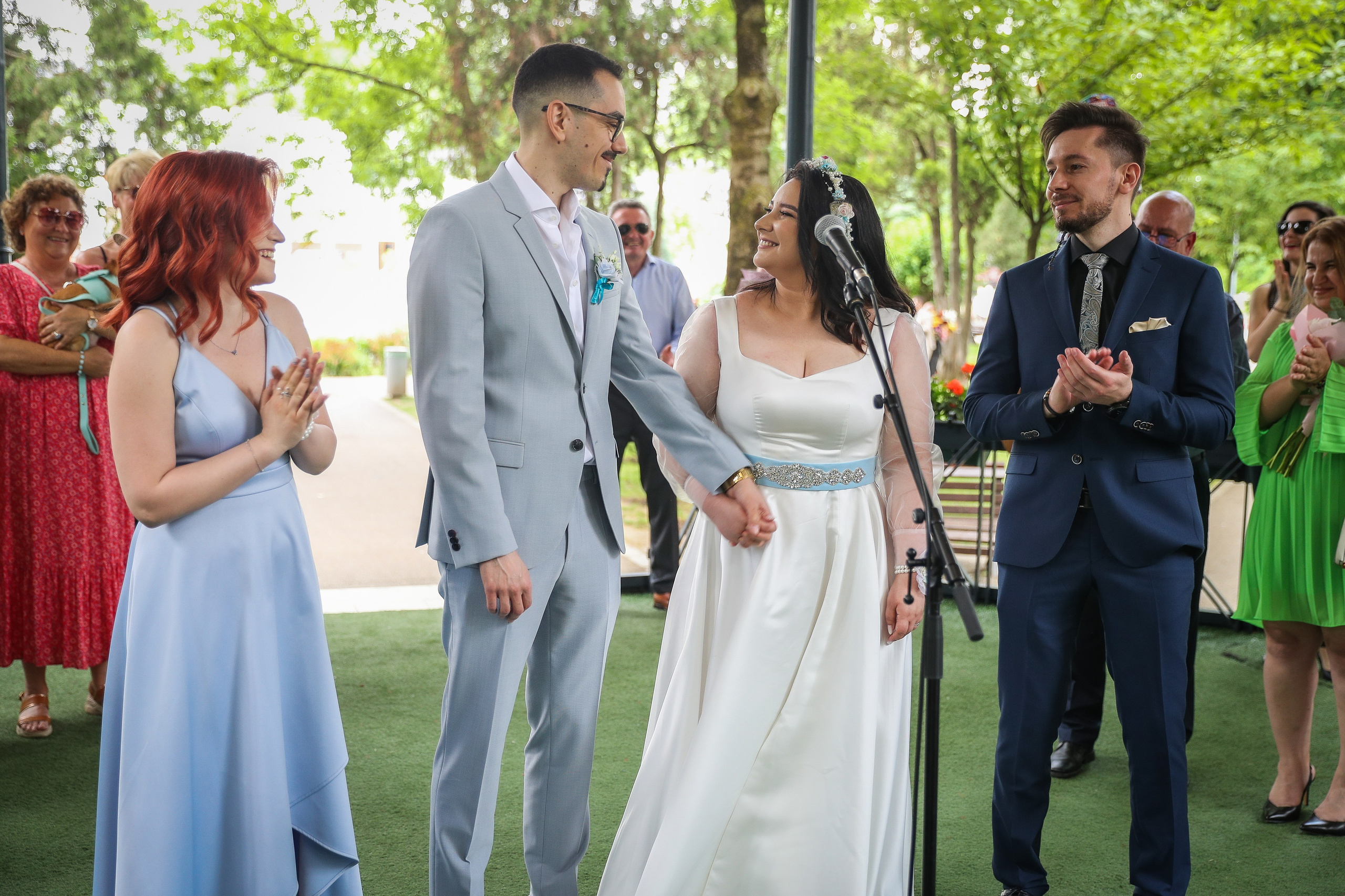 Andreea & Andrei — autentic, asumat, real. Rares Bucur is a professional wedding photographer based in Cluj-Napoca, Romania, specializing in wedding photography