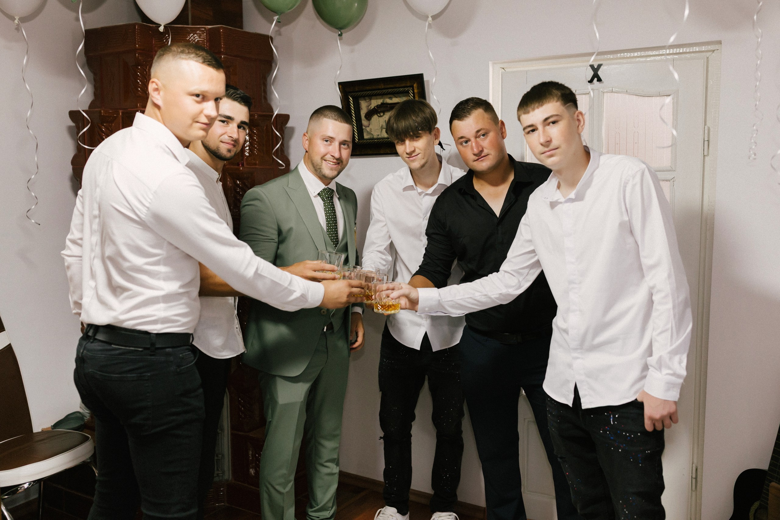 - mireasă Lavinia pregătire casa părintească Hârlău- mire Mihai pregătire Flămânzi cavalerii de onoare- fotograf nuntă Casa Jorovlea- ședință foto miri Mihai și Lavinia- nuntă elegantă Casa Jorovlea- fotografie de nuntă naturală România- domnișoare de onoare pregătire mireasă- emoții nuntă biserică- dansul mirilor Casa Jorovlea* fotograf profesionist nuntă Botoșani Iași* fotografie documentară de nuntă- familie și prieteni la nuntă- nași Mihai și Nicoleta nuntă- portret mireasă în lumină naturală- petrecere nuntă Casa Jorovlea- Nuntă Mihai și Lavinia – momente emoționante din ziua nunții, pregătirile mirilor în Hârlău și Flămânzi, ceremonia religioasă și ședința foto realizată de  AlinoFotoStudio -  Mireasa Lavinia în timpul pregătirilor la Hârlău-  Mihai pregătit de cavalerii de onoare în Flămânzi - Ceremonia religioasă a mirilor Mihai și Lavinia-Ședință foto romantică de nuntă Mihai și Lavinia - Dansul mirilor la petrecerea de nuntă -  fotograf nuntă Iași-  fotograf nuntă Botoșani- wedding photography Romania- AlinoFotoStudio - AlinoFotoStudio - Alin Chirilă fotograf - fotograf Botoșani - fotograf Iași - fotograf Hârlău - fotograf Bacău - fotograf Suceava - fotograf București - fotograf Neamț - servicii foto video - fotograf evenimente - fotograf nuntă - fotograf botez - wedding photographer Romania - ședință foto nuntă - fotografie de eveniment - wedding photography - fotografie profesională - fotograf profesionist România- povestitor prin fotografie, servicii foto - video -profesionale