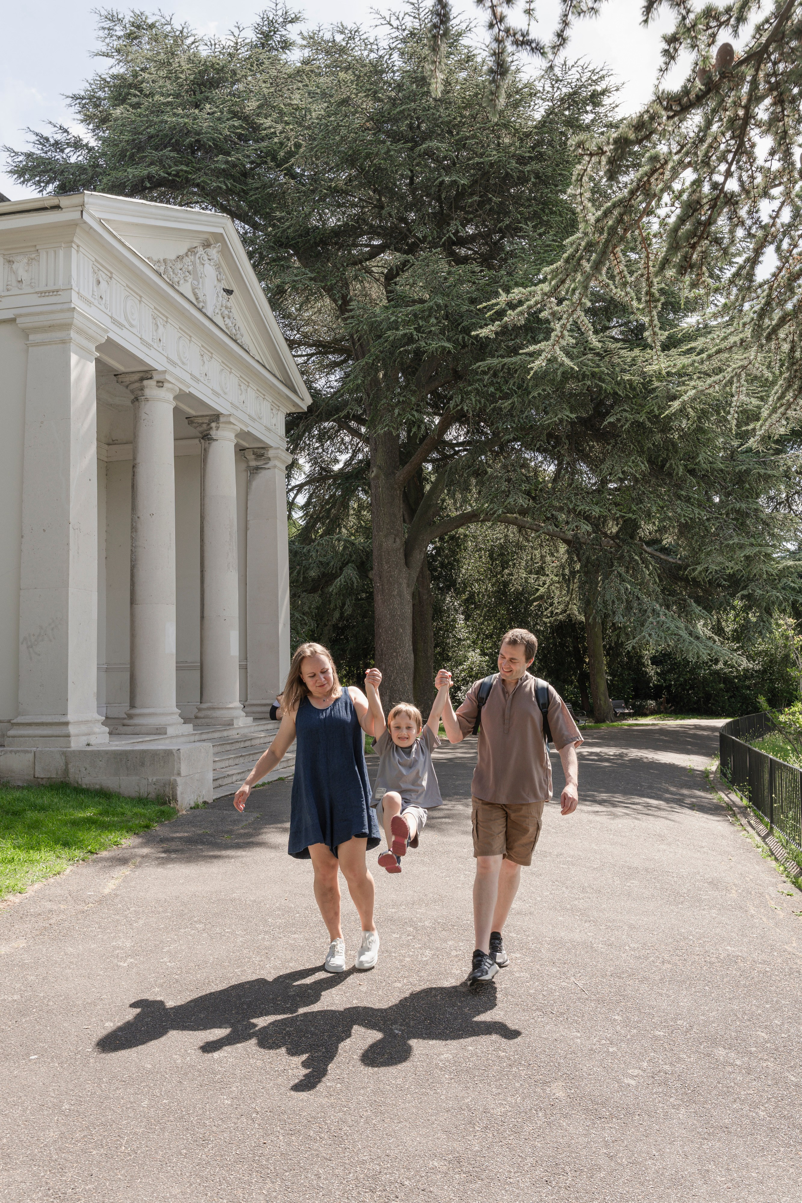 Family walk. Tonya Kyrylenko photographer in London