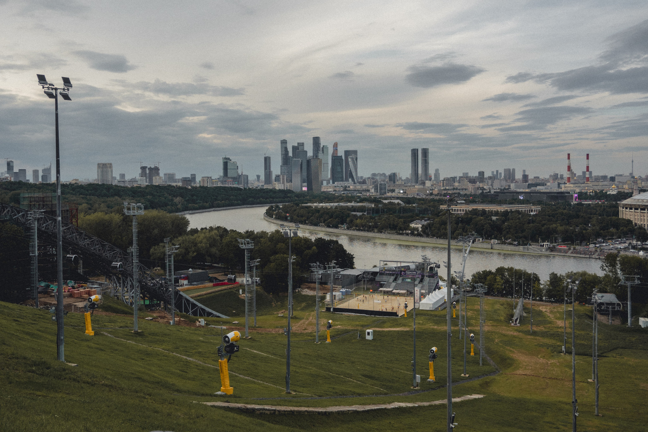 Воробьевы Горы. Photographe sur Cote d’Azur. Portraits de familles, couples, enfants, événements