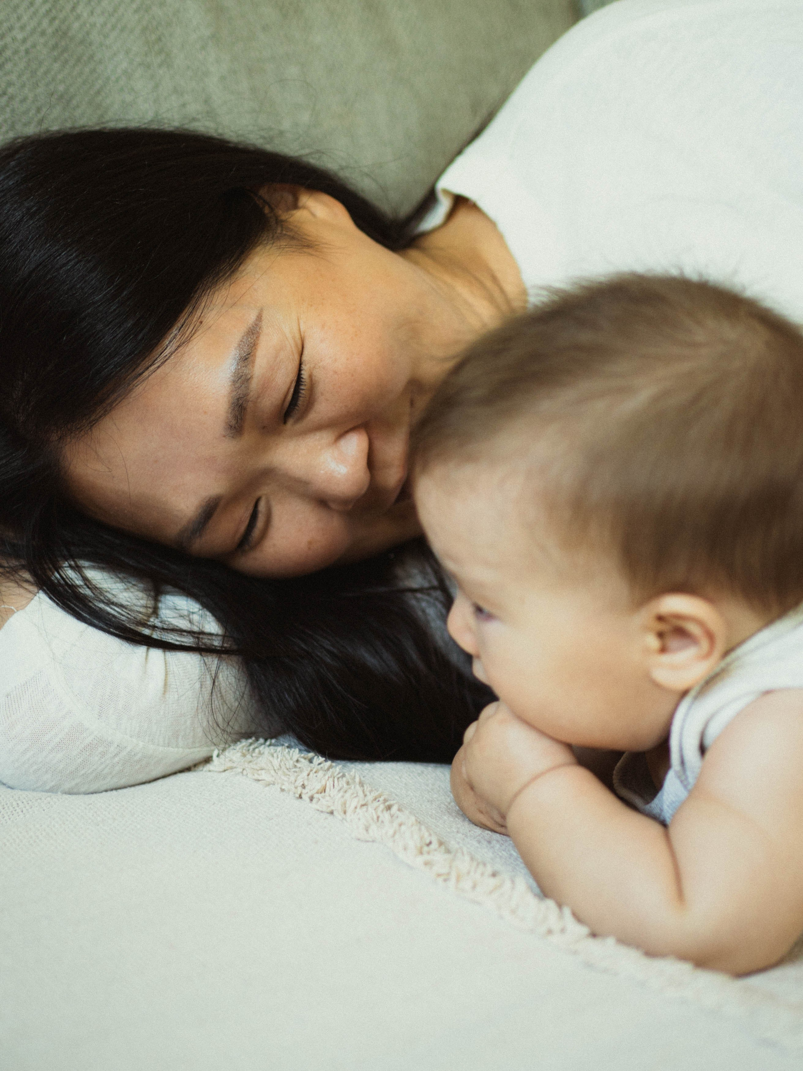 Lifestyle Newborn. Portrait Lifestyle Photographer in Munich — Polina Cherkasova