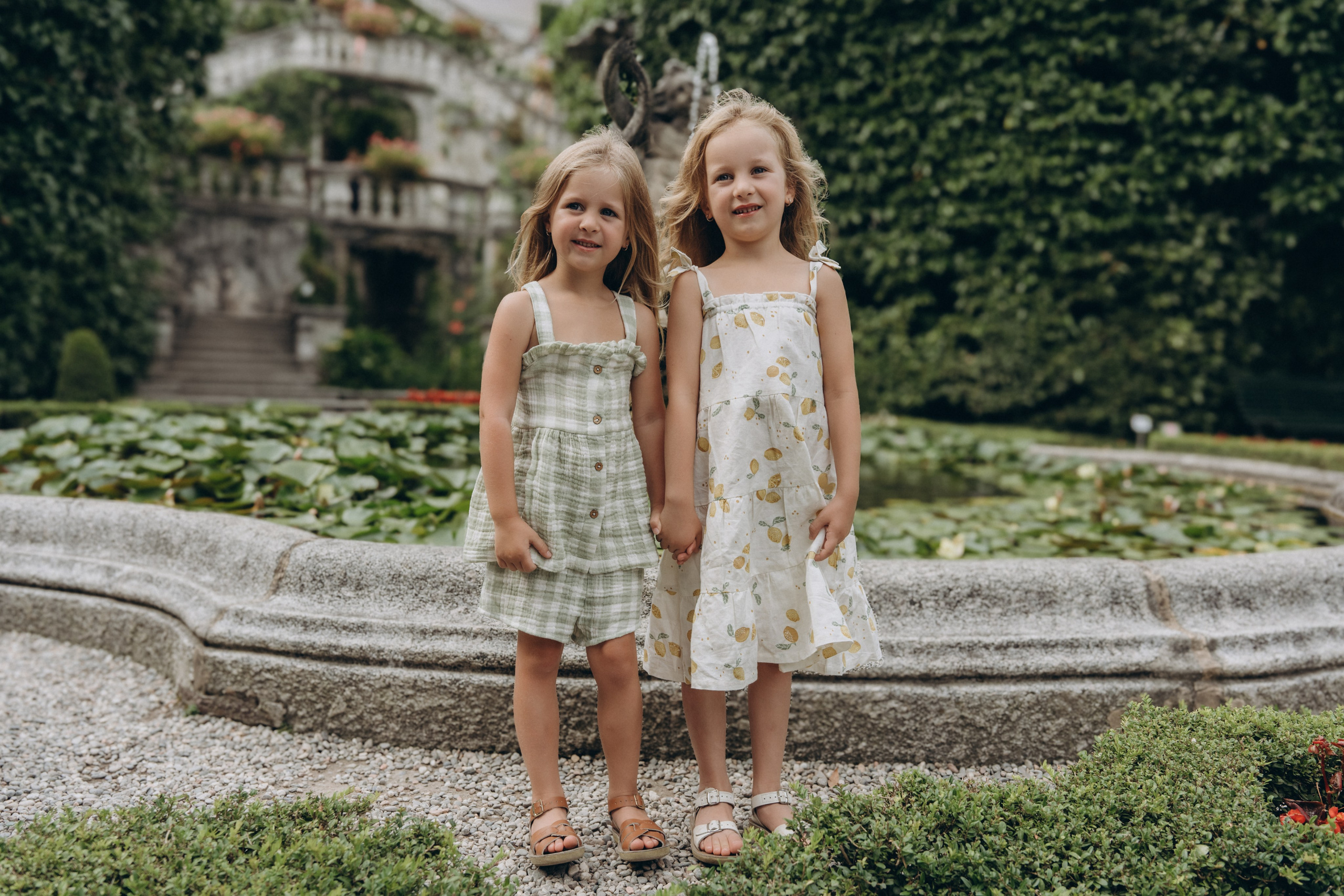 Family moments in Como Lake. PHOTOGRAPHER IN ITALY