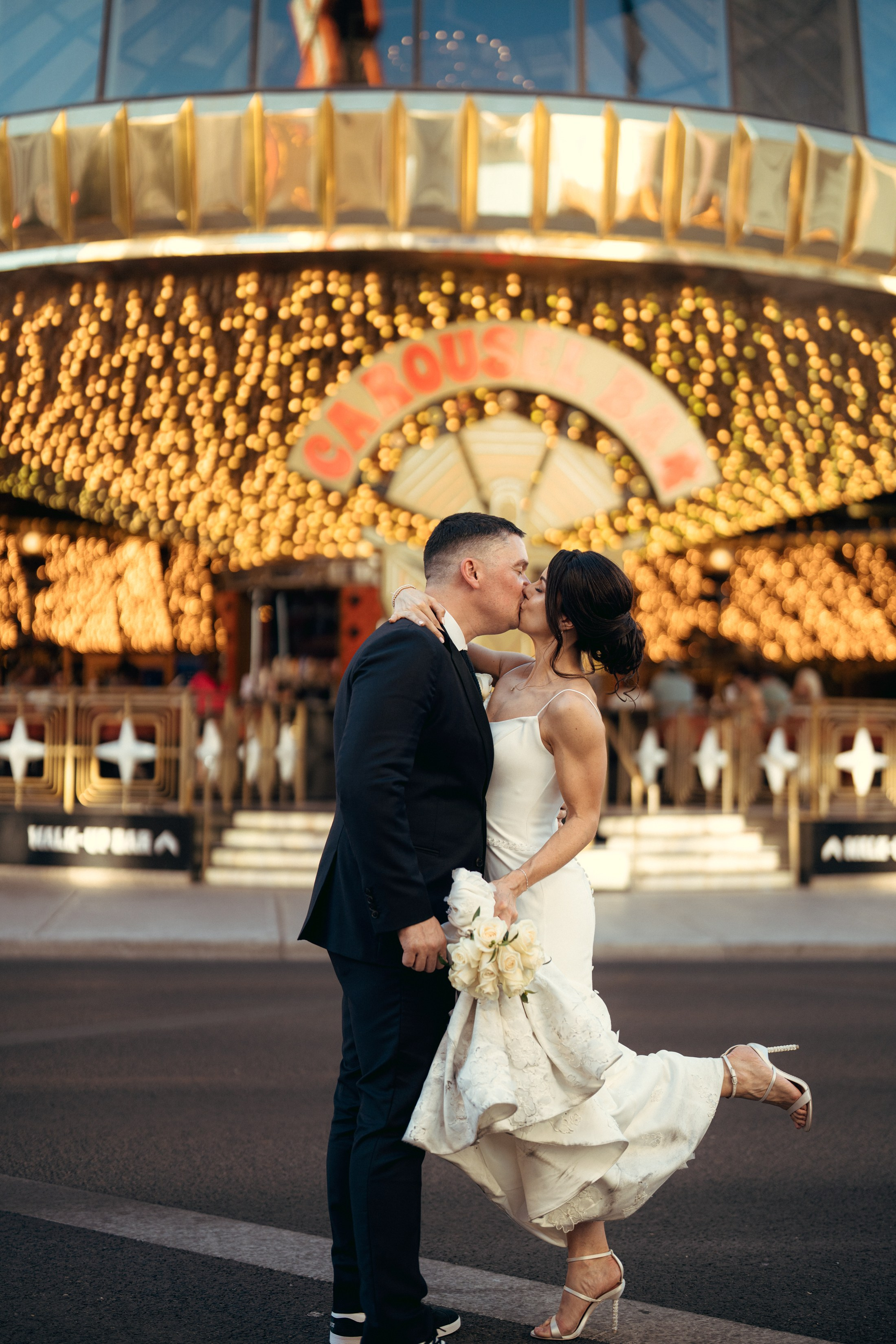 Lara&Dan. Wedding & elopement photographer Viktoriya Kravtsov. Las Vegas