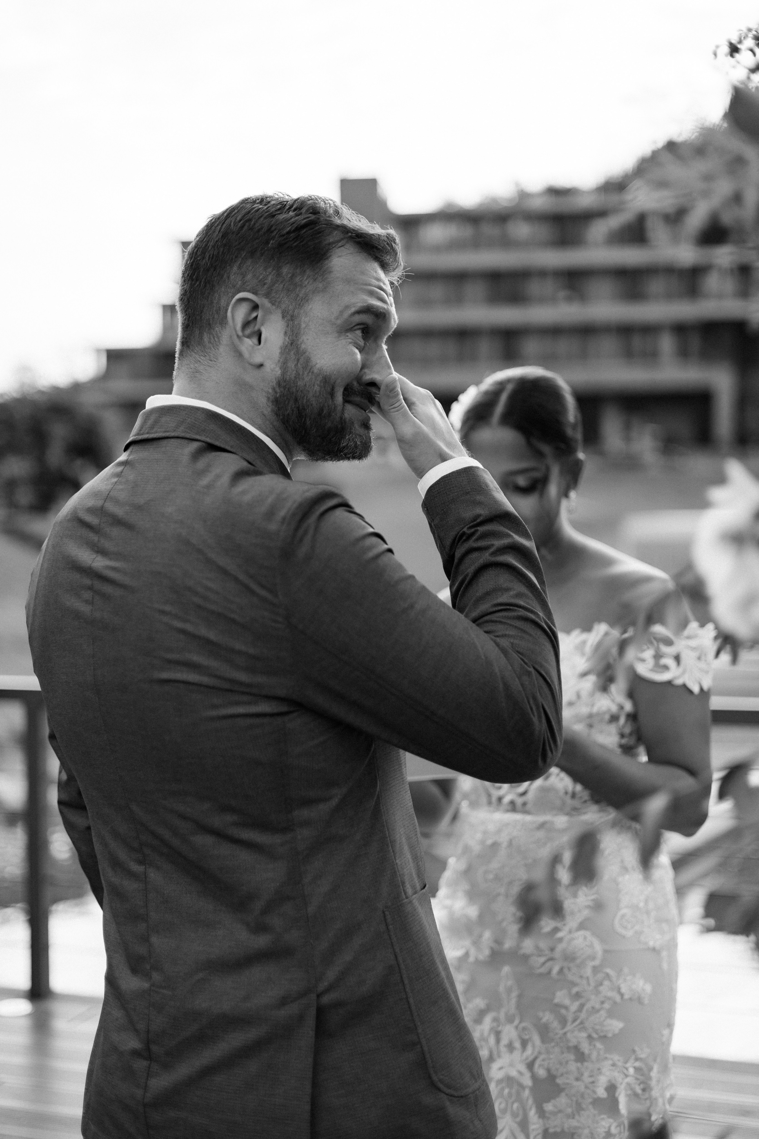 Thesakaya and Kevin. Photographer Anna Nazarenko