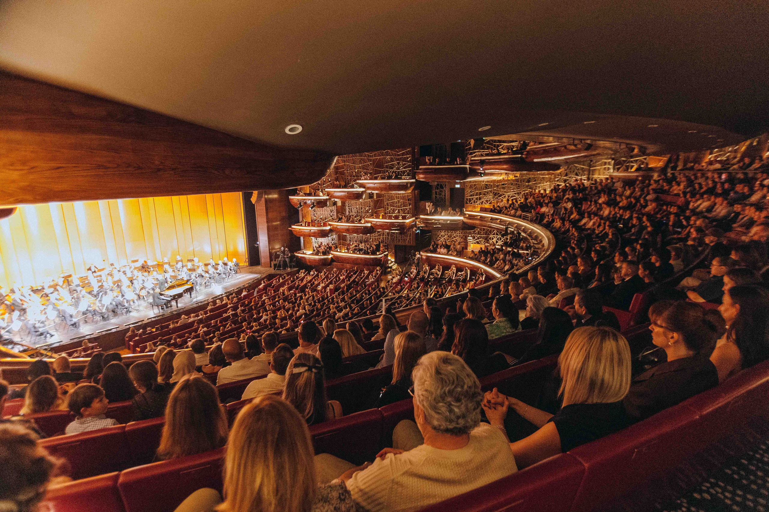 DUBAI OPERA. Wedding&Event photographer Ismail Rzayev in Baku