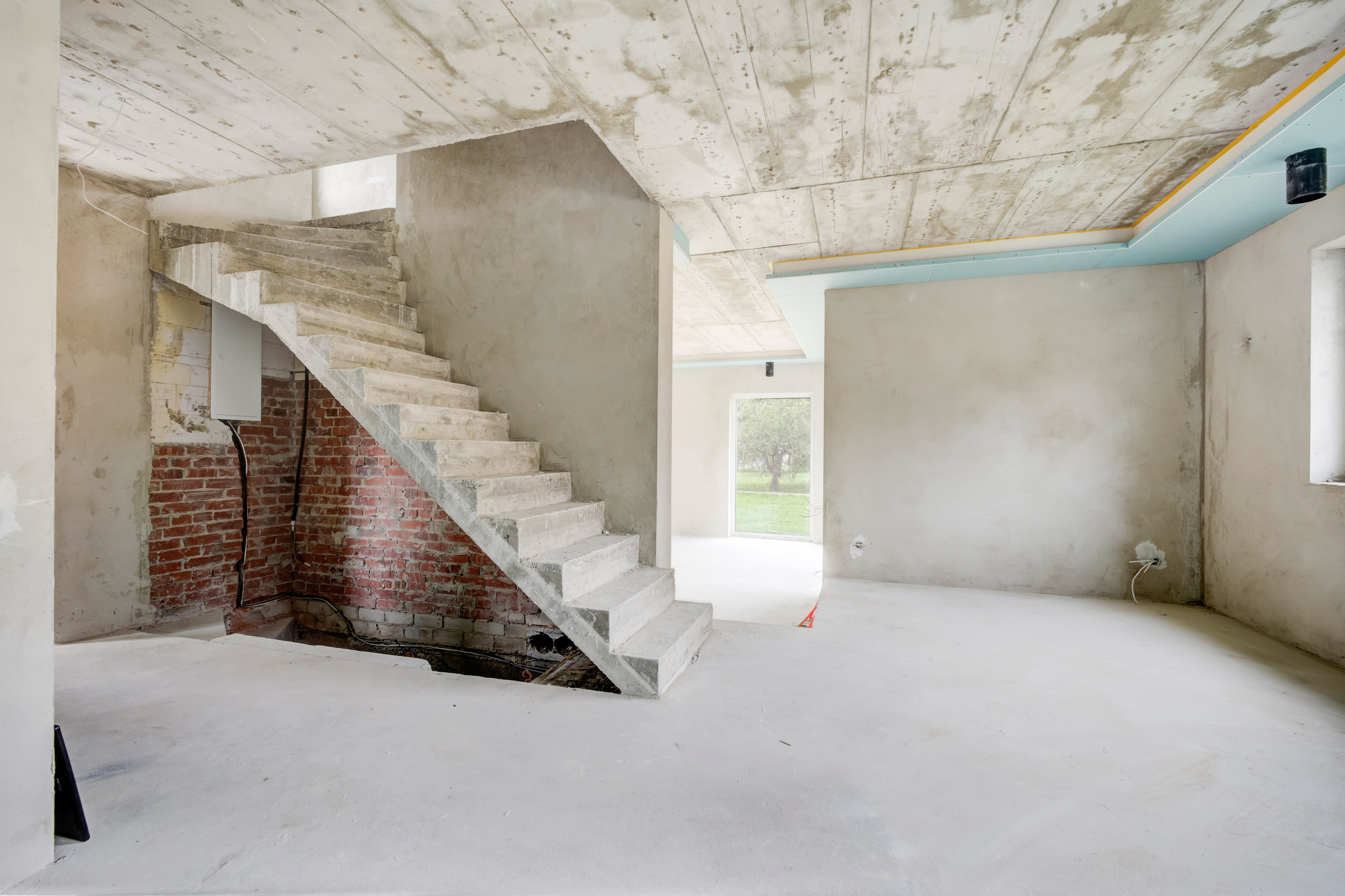 Pagubės sodų 11-oji 16, Vilnius. Namas su nepilna apdaila. Elina Sapiega fotografė Vilniuje