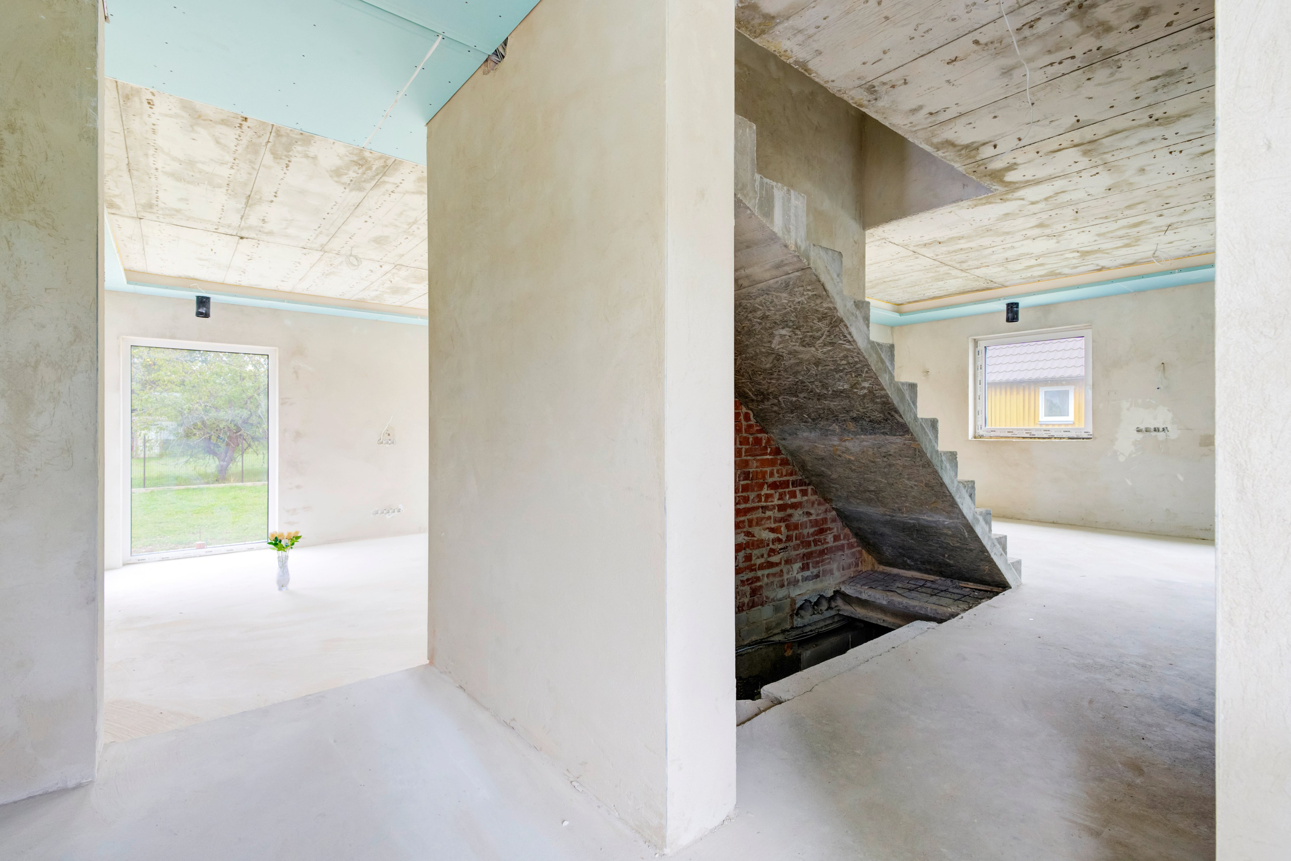 Pagubės sodų 11-oji 16, Vilnius. Namas su nepilna apdaila. Elina Sapiega fotografė Vilniuje