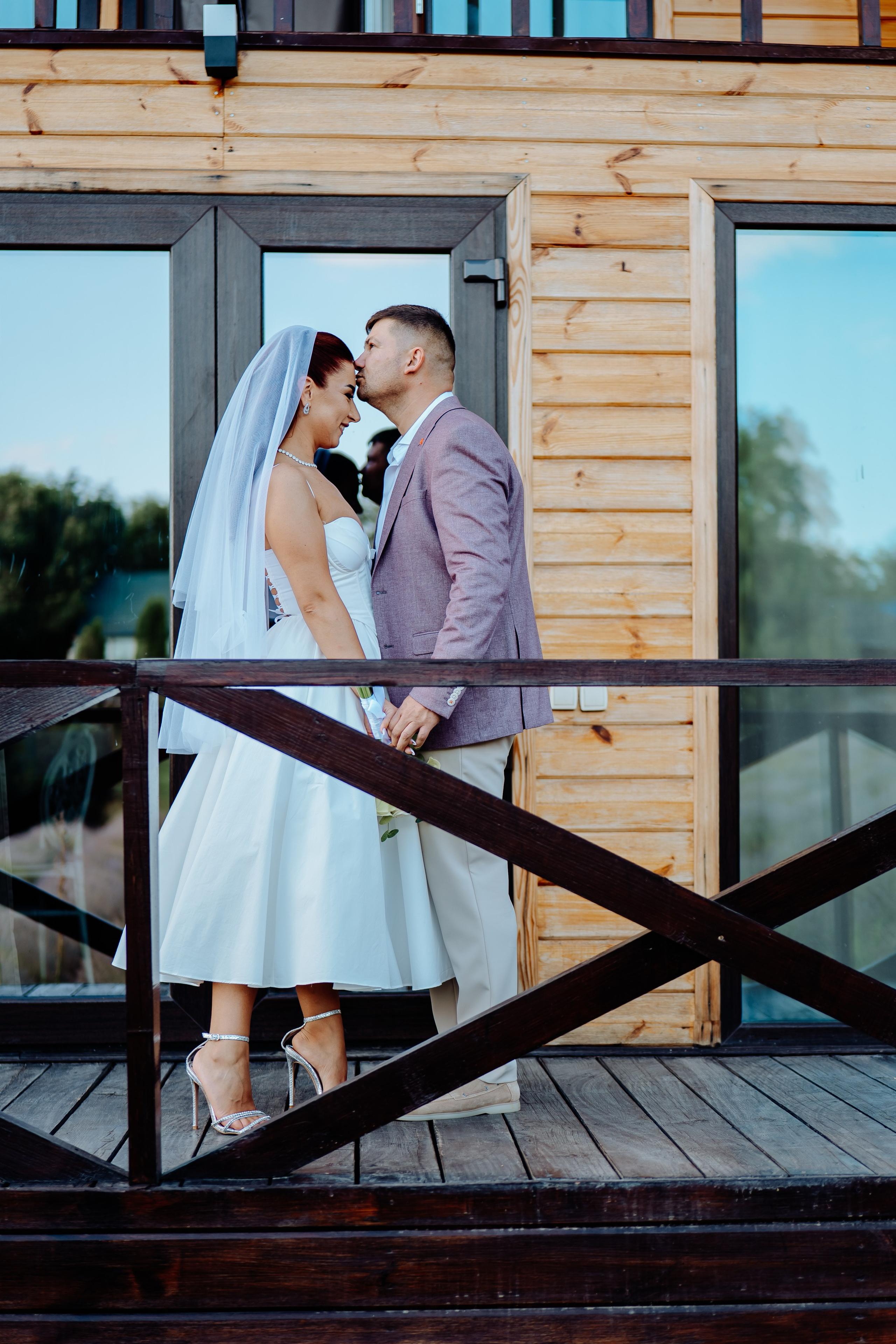 V & A. Crudueugen.com